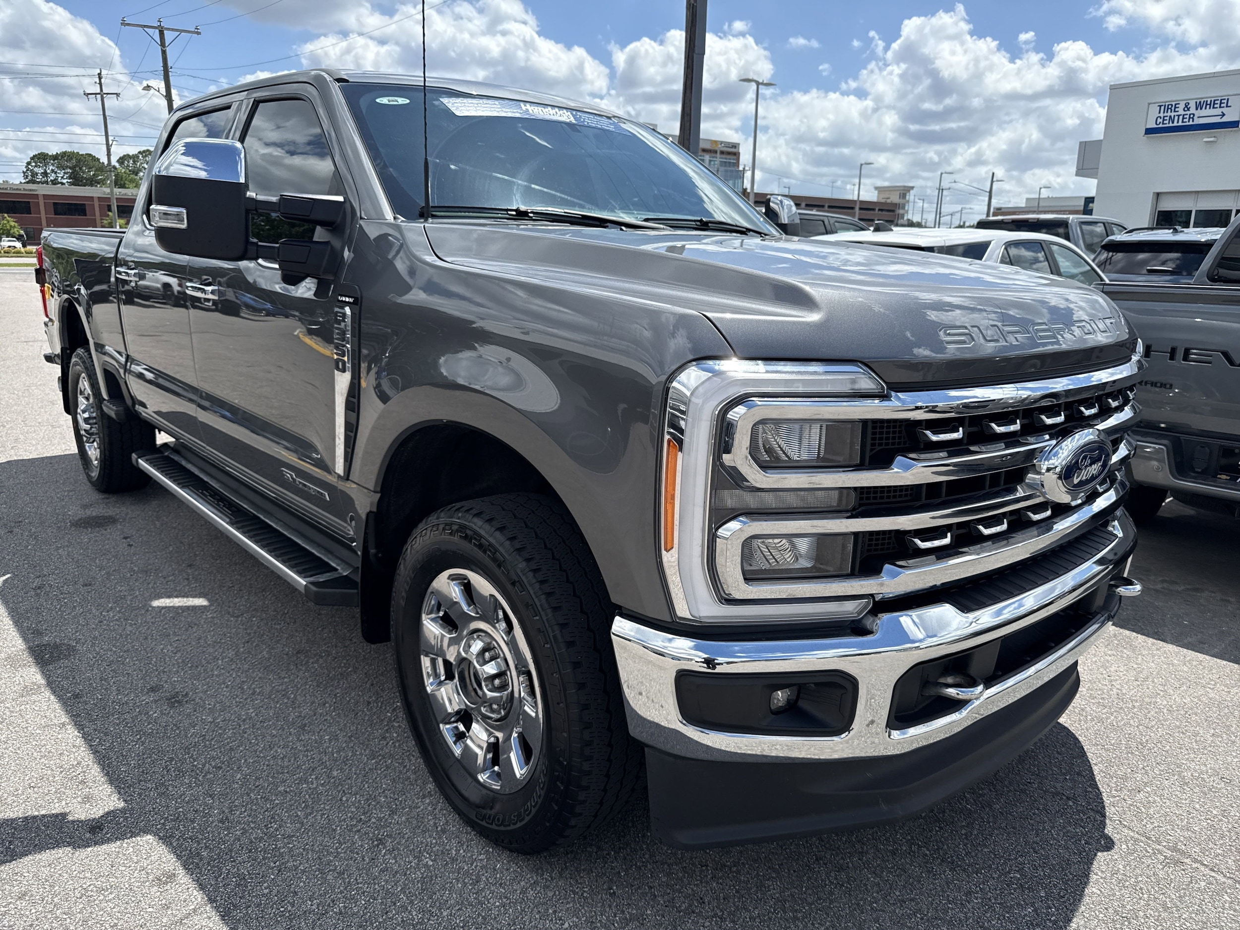 2023 Ford Super Duty F-350 SRW LARIAT