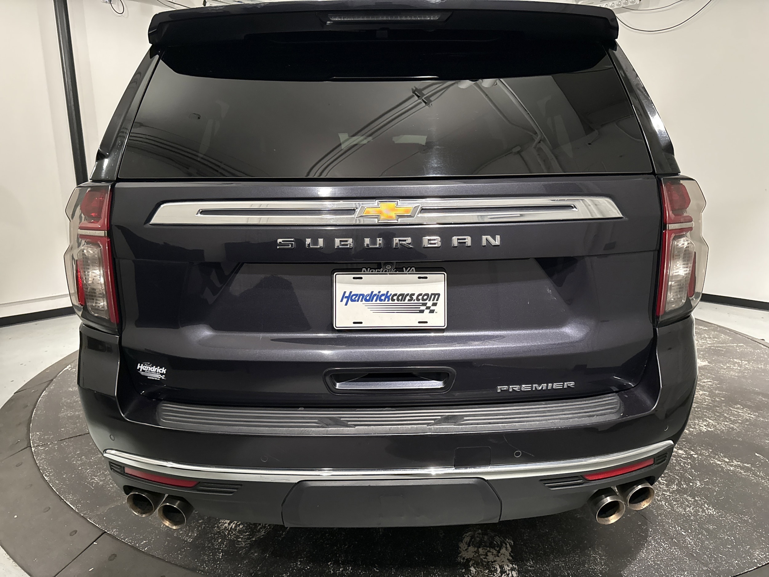 2023 Chevrolet Suburban Premier photo 3