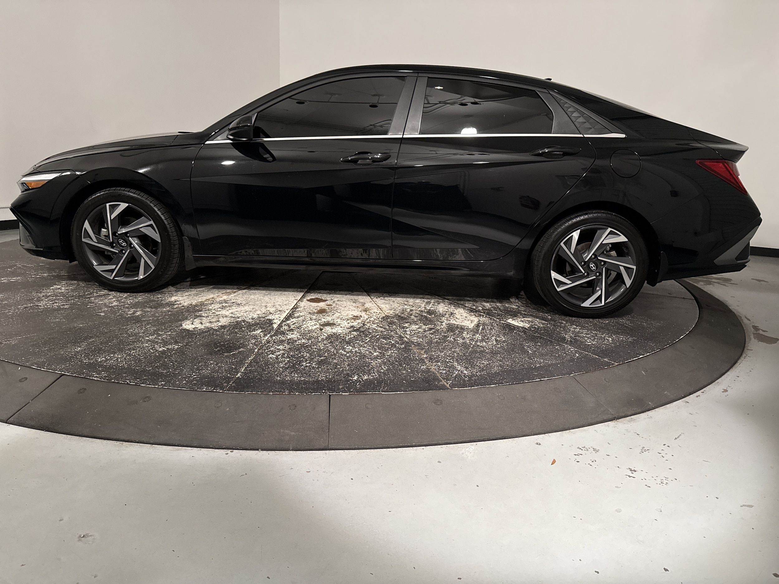 2025 Hyundai Elantra SEL Convenience photo 6