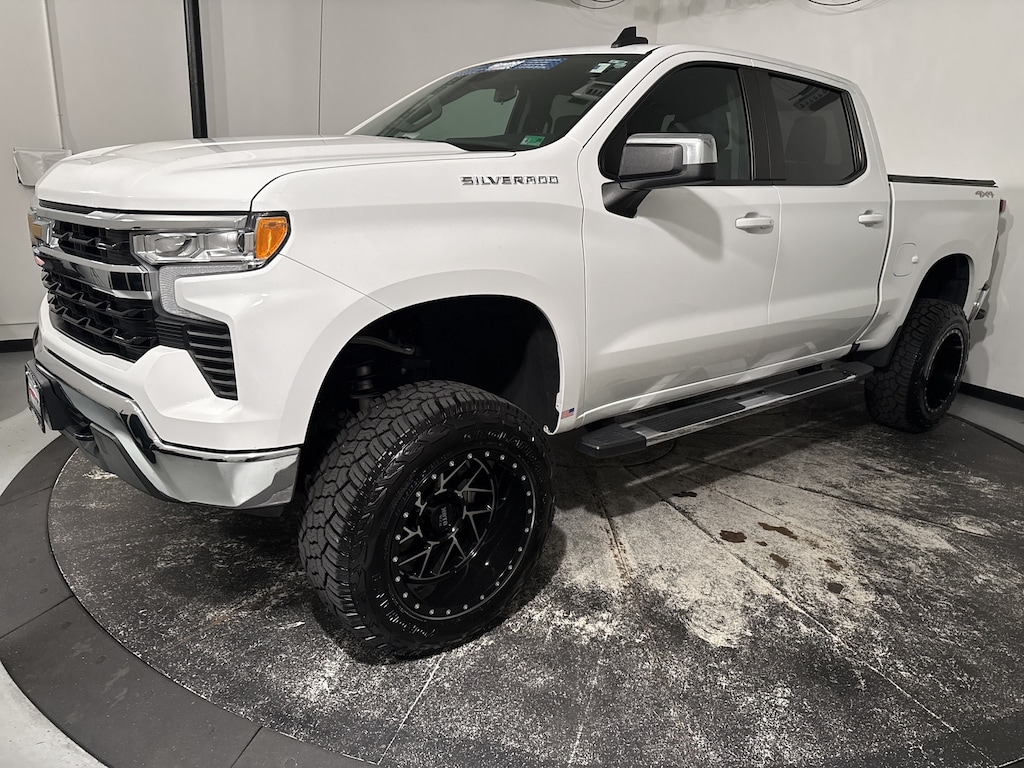 Used 2023 Chevrolet Silverado 1500 LT Pickup