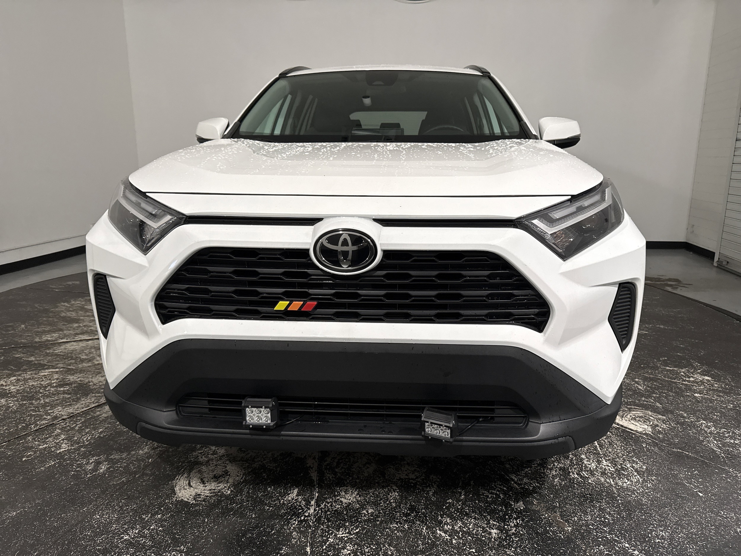 2022 Toyota RAV4 XLE photo 2