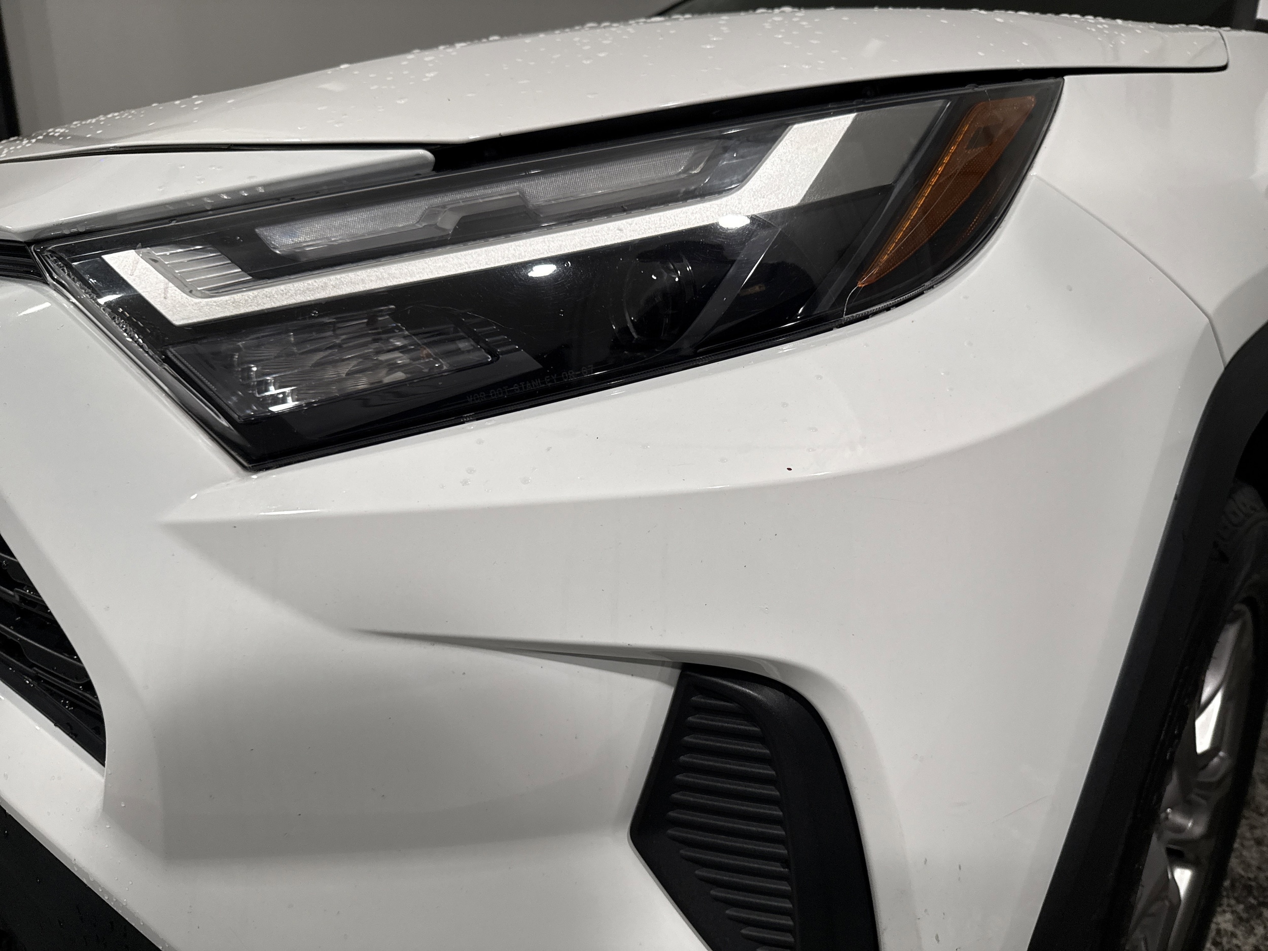 2022 Toyota RAV4 XLE photo 5