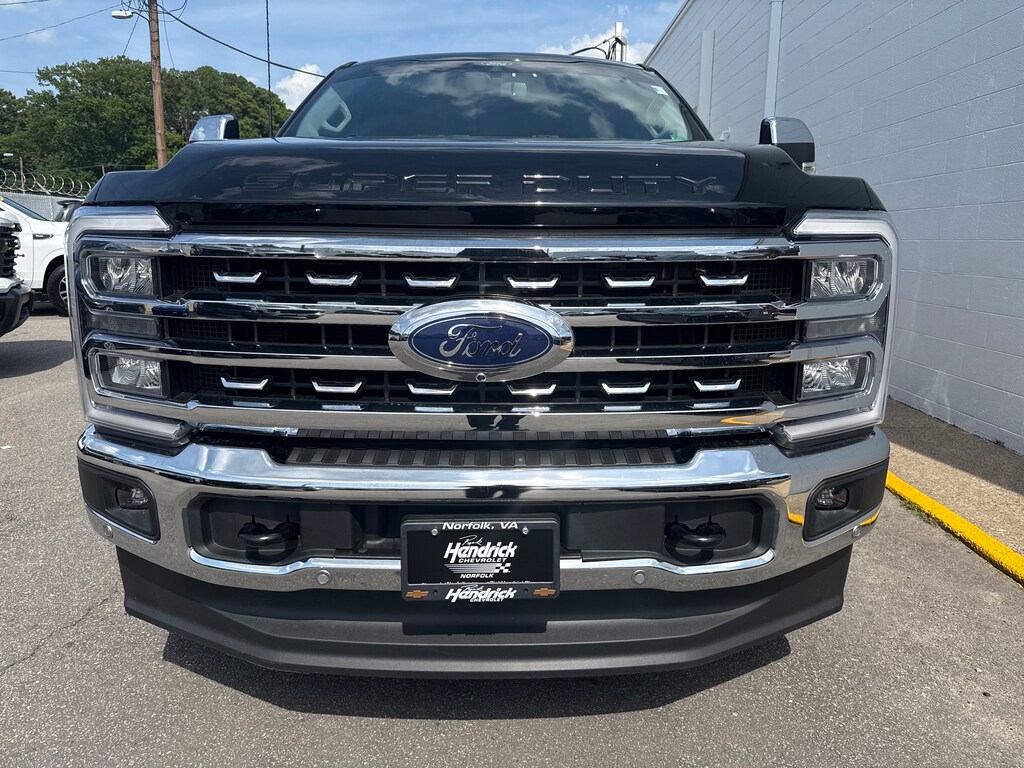 Used 2025 Ford Super Duty F-250 SRW LARIAT Pickup