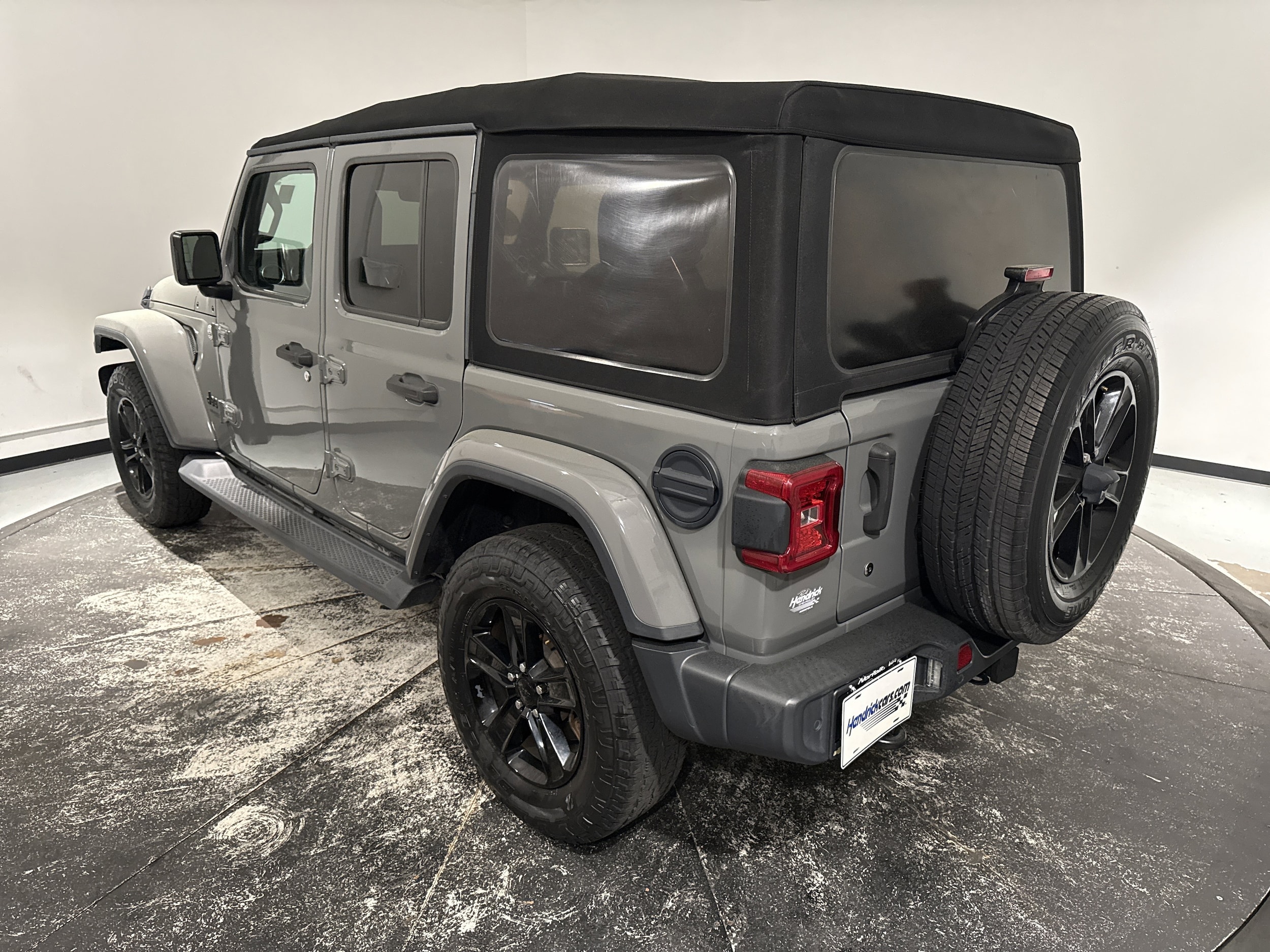 2020 Jeep Wrangler Unlimited Sahara Altitude photo 3