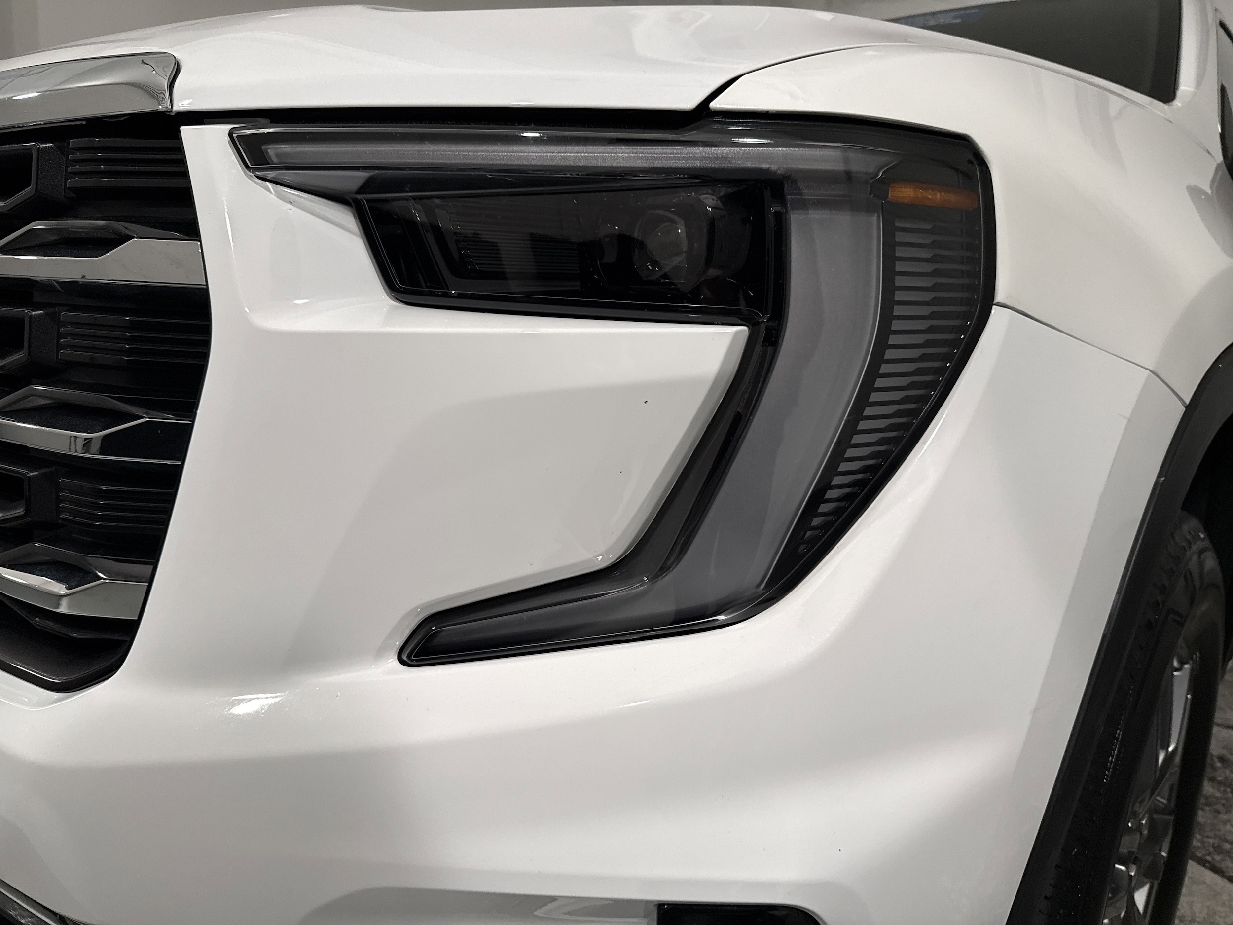 2025 GMC Acadia FWD Elevation photo 4