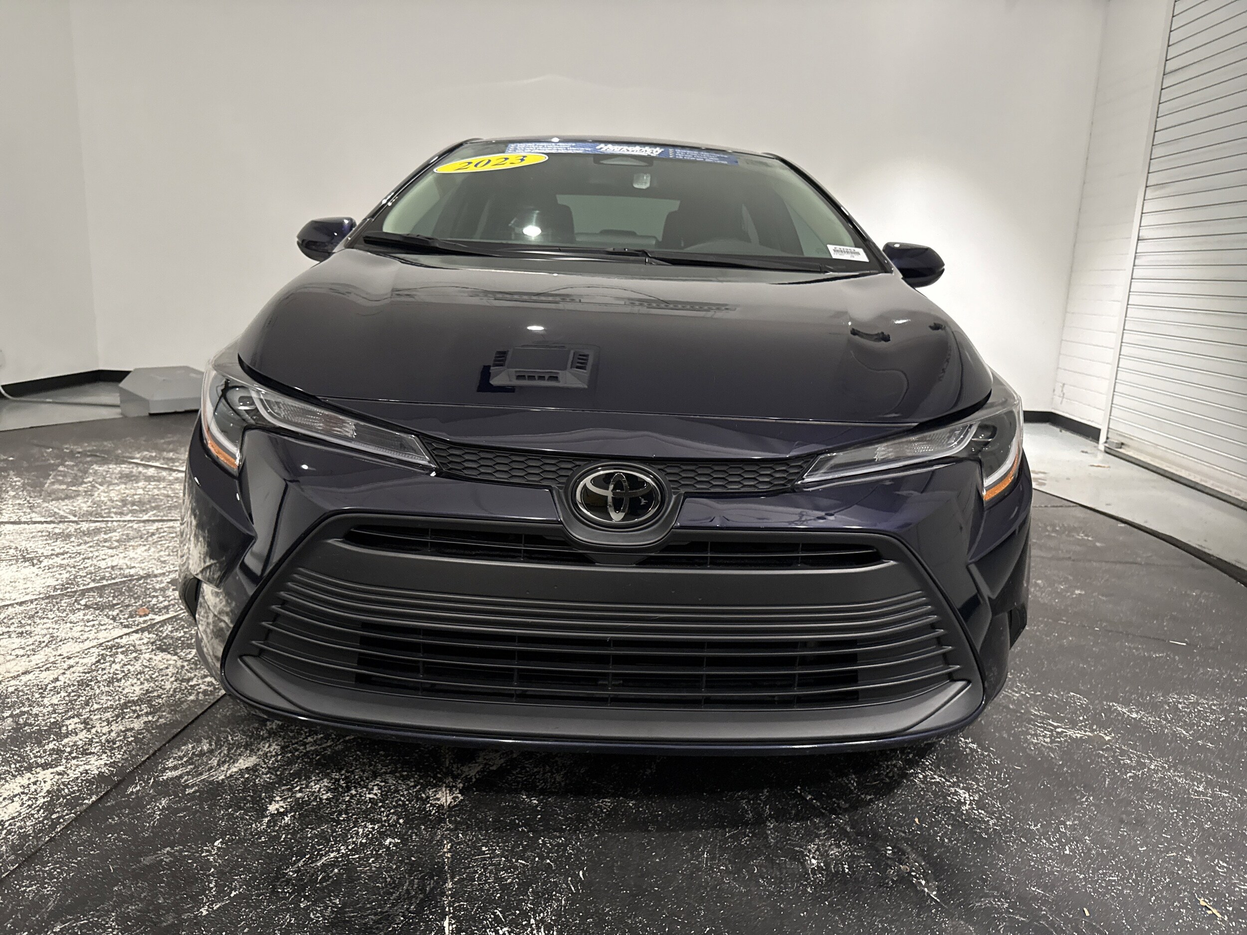 2023 Toyota Corolla LE photo 2