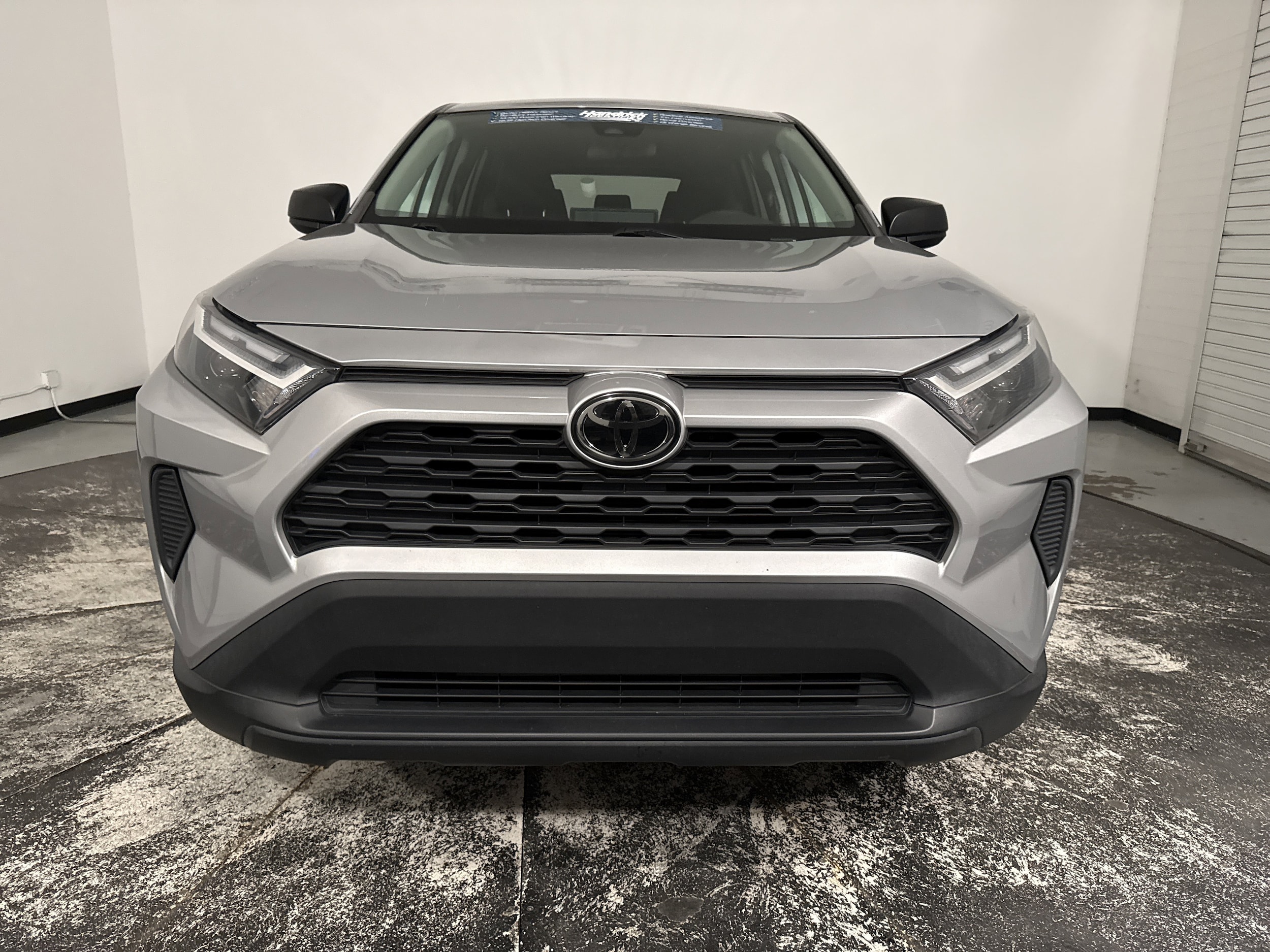 2023 Toyota RAV4 LE photo 2