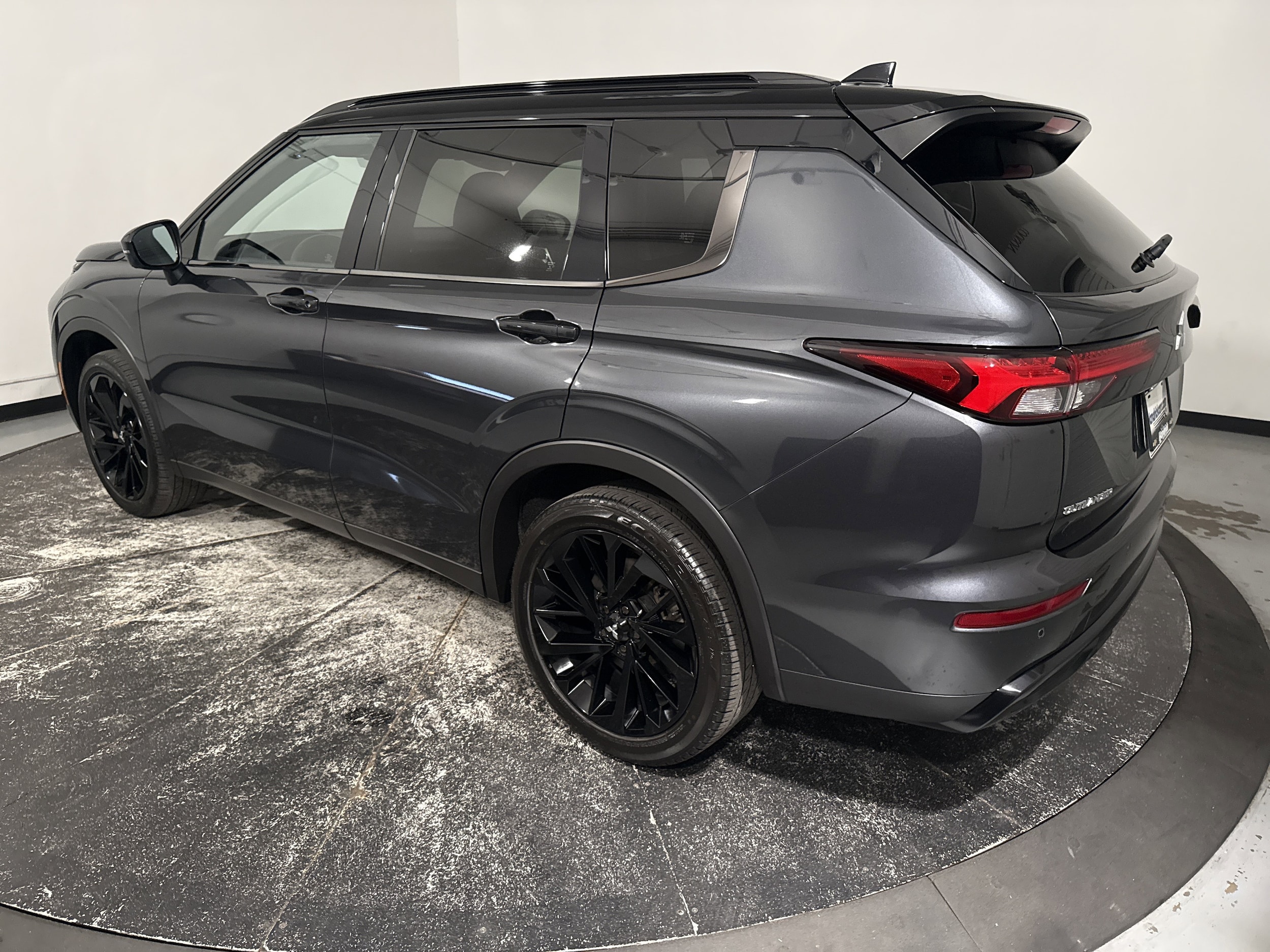 2024 Mitsubishi Outlander SEL Black Edition photo 6