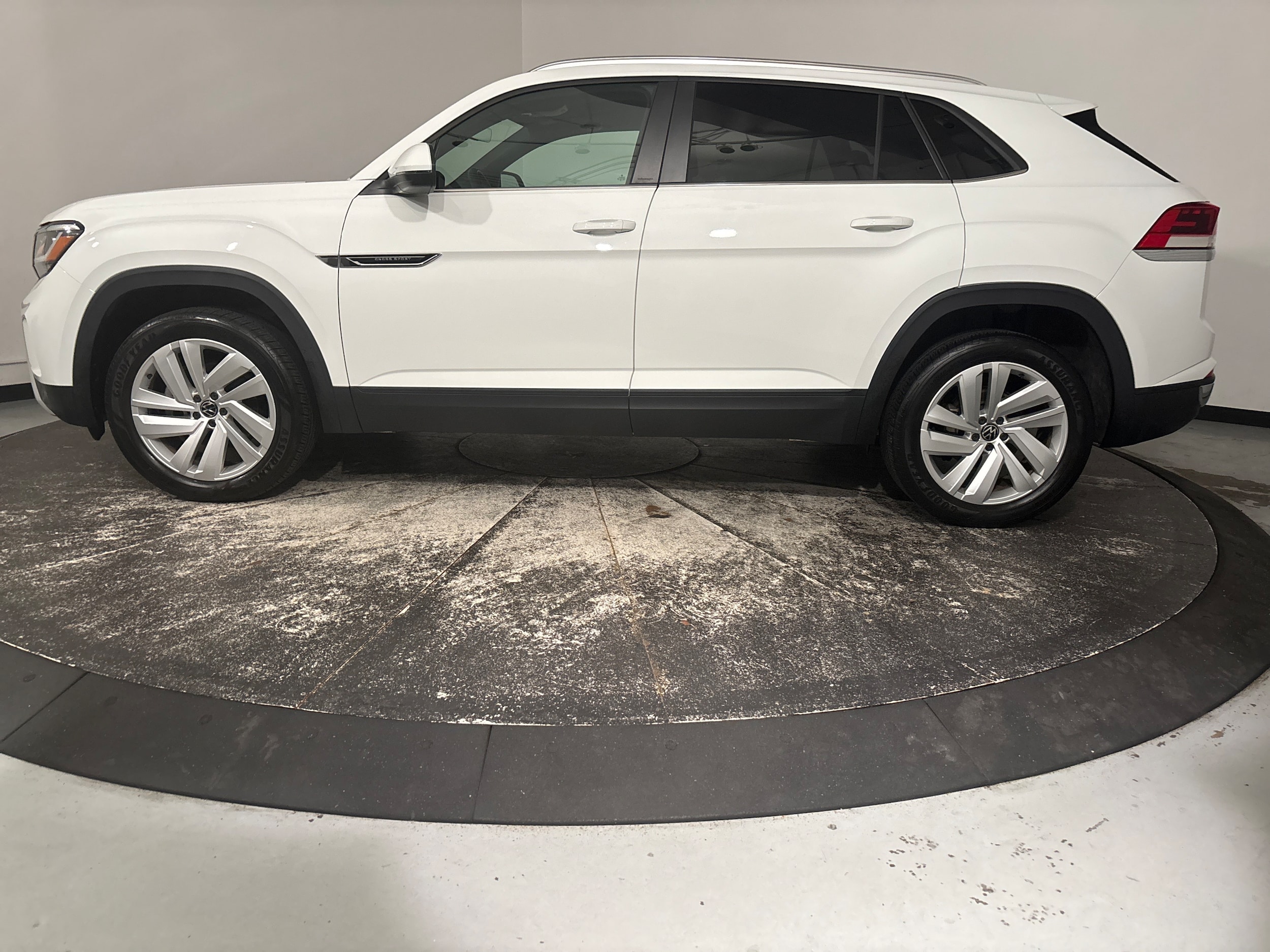 Volkswagen Atlas Cross Sport 3.6L V6 SE W/Technology