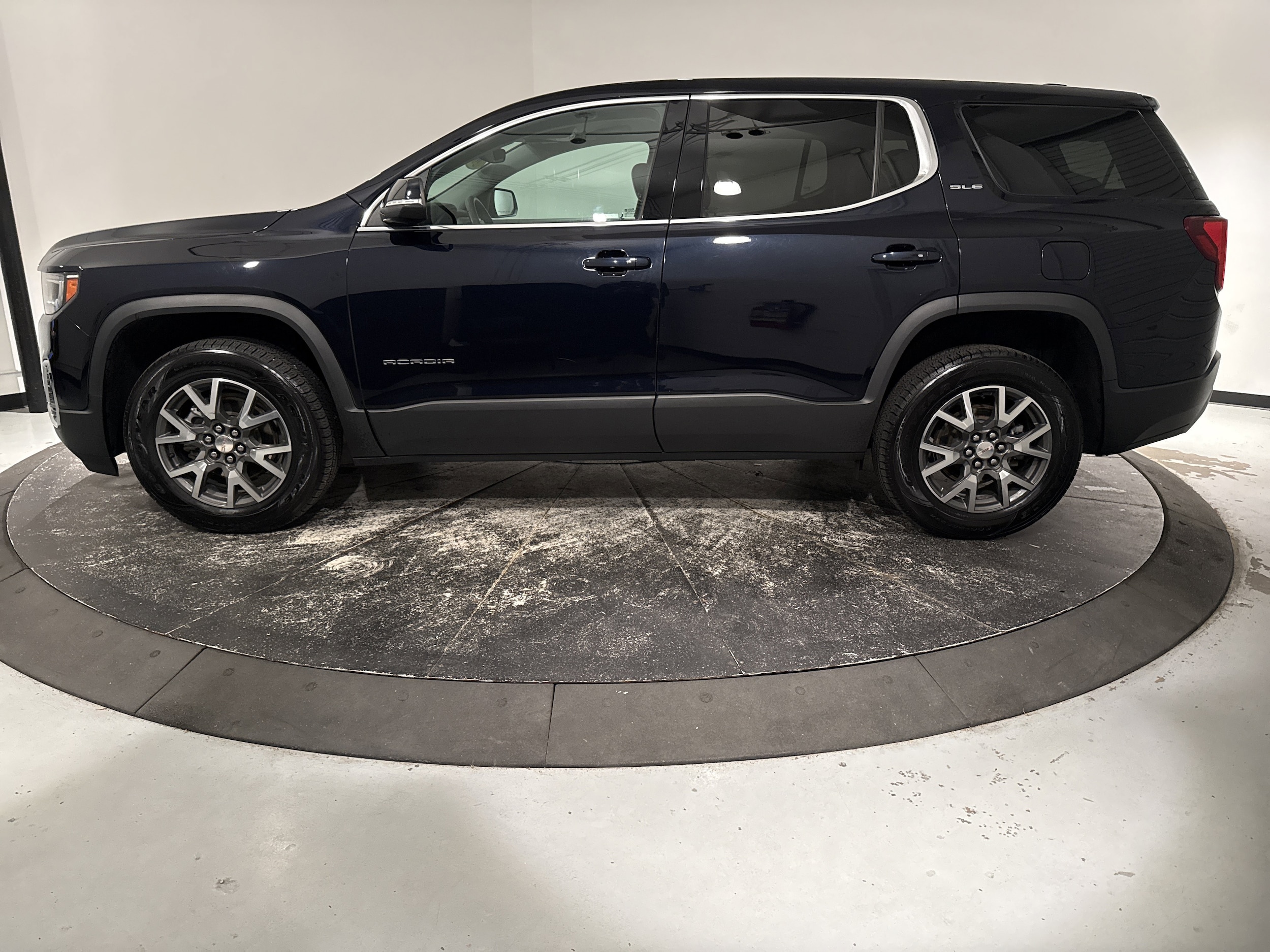 2022 GMC Acadia SLE photo 6