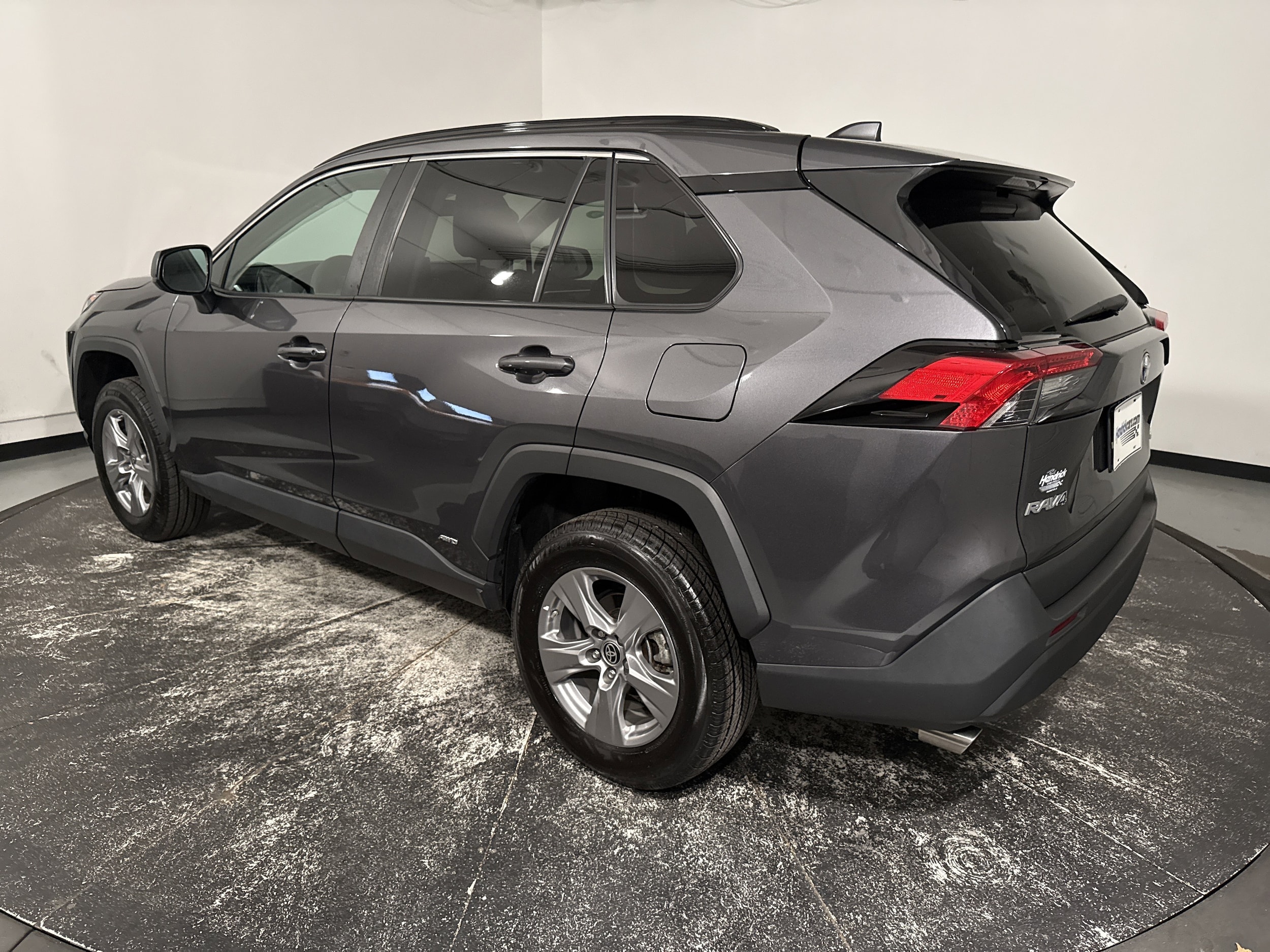 2022 Toyota RAV4 Hybrid LE photo 3