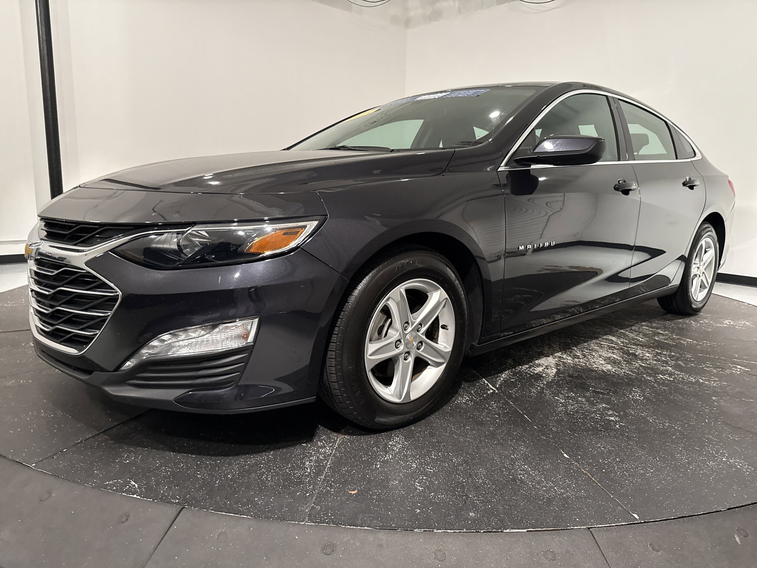 2023 Chevrolet Malibu 1LT photo 3