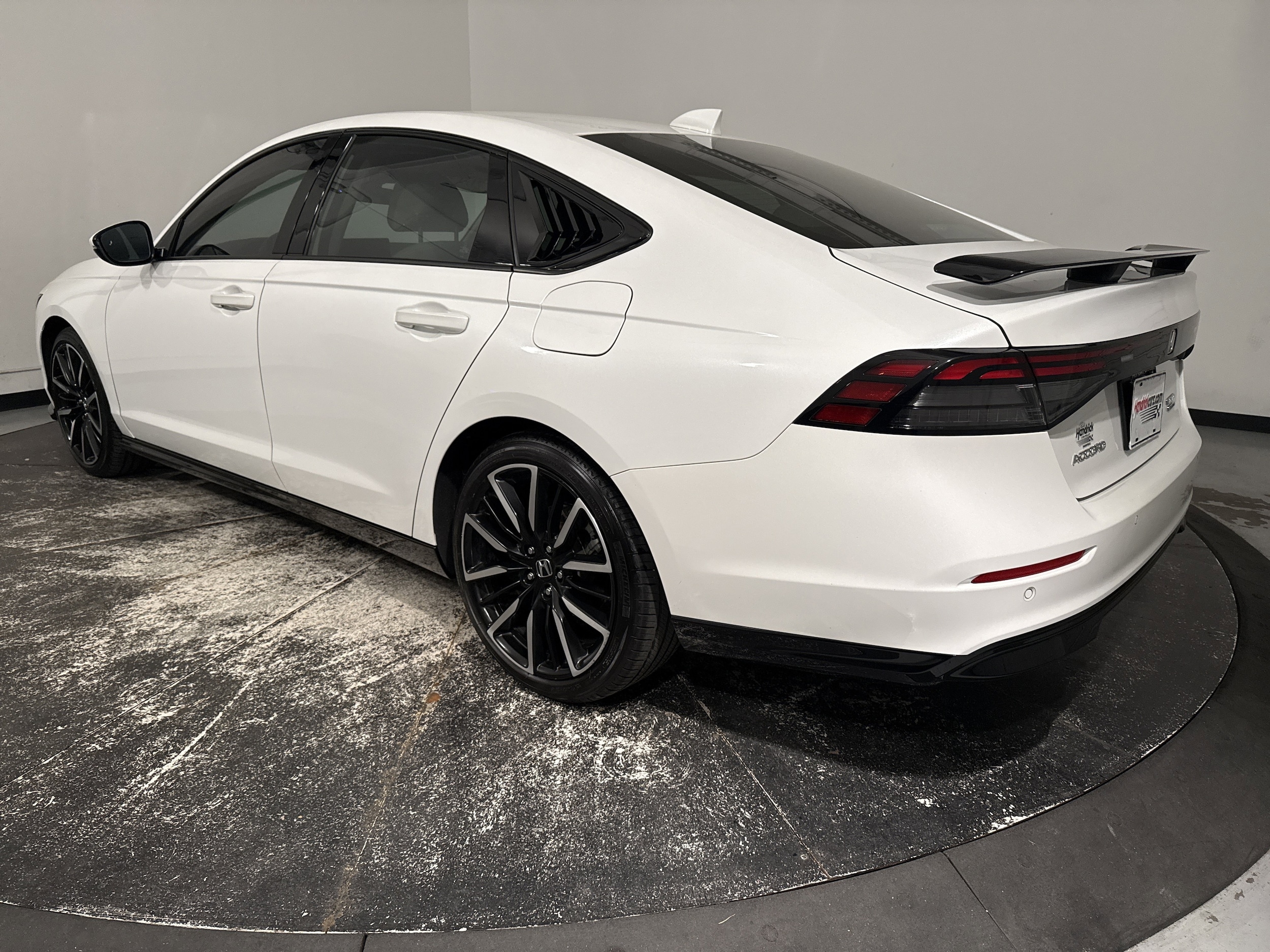 2023 Honda Accord Hybrid Touring photo 3