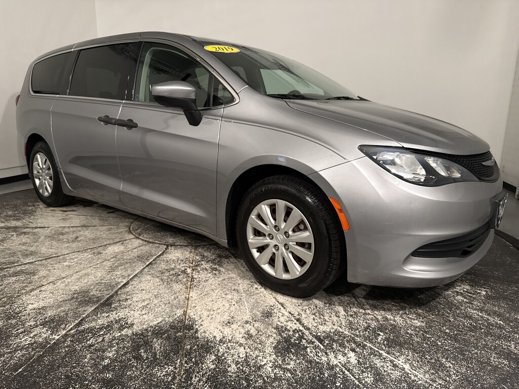 Used 2019 Chrysler Pacifica L Minivan
