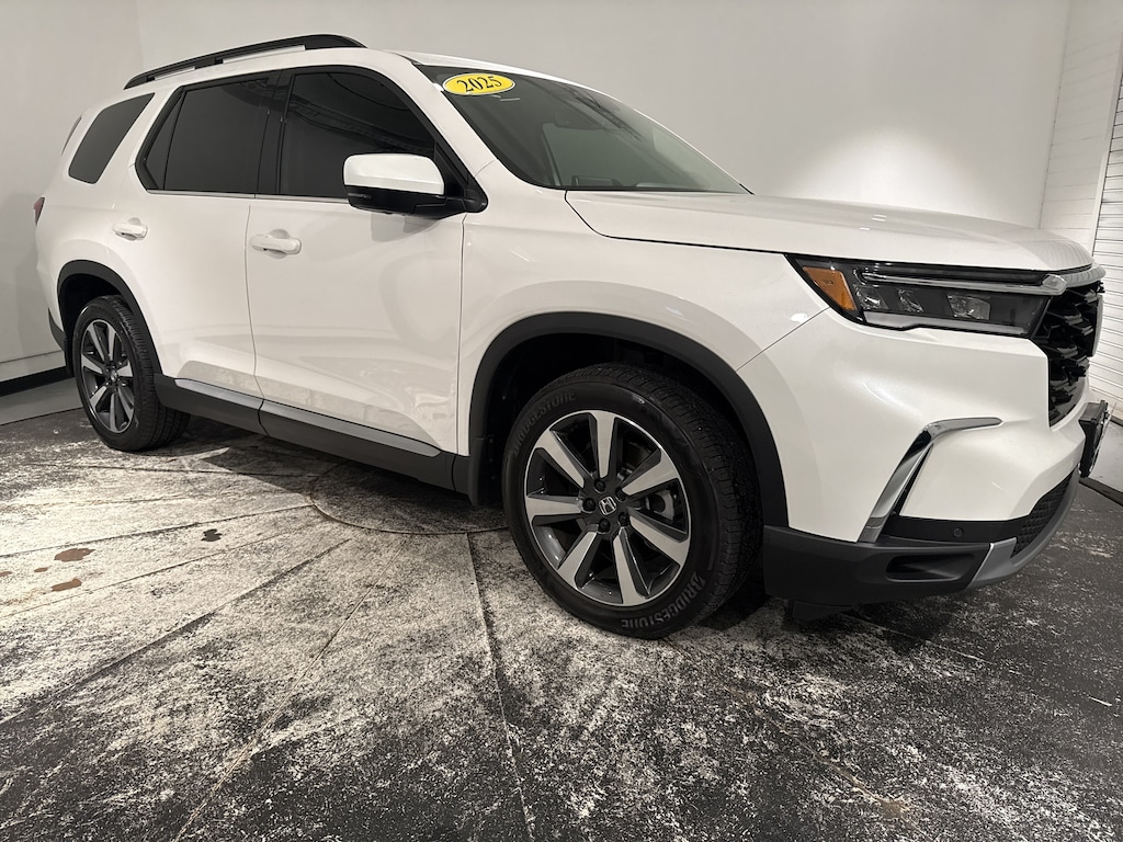 Used 2025 Honda Pilot Elite SUV