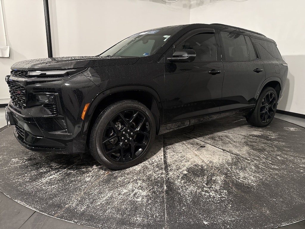 Used 2024 Chevrolet Traverse FWD RS SUV