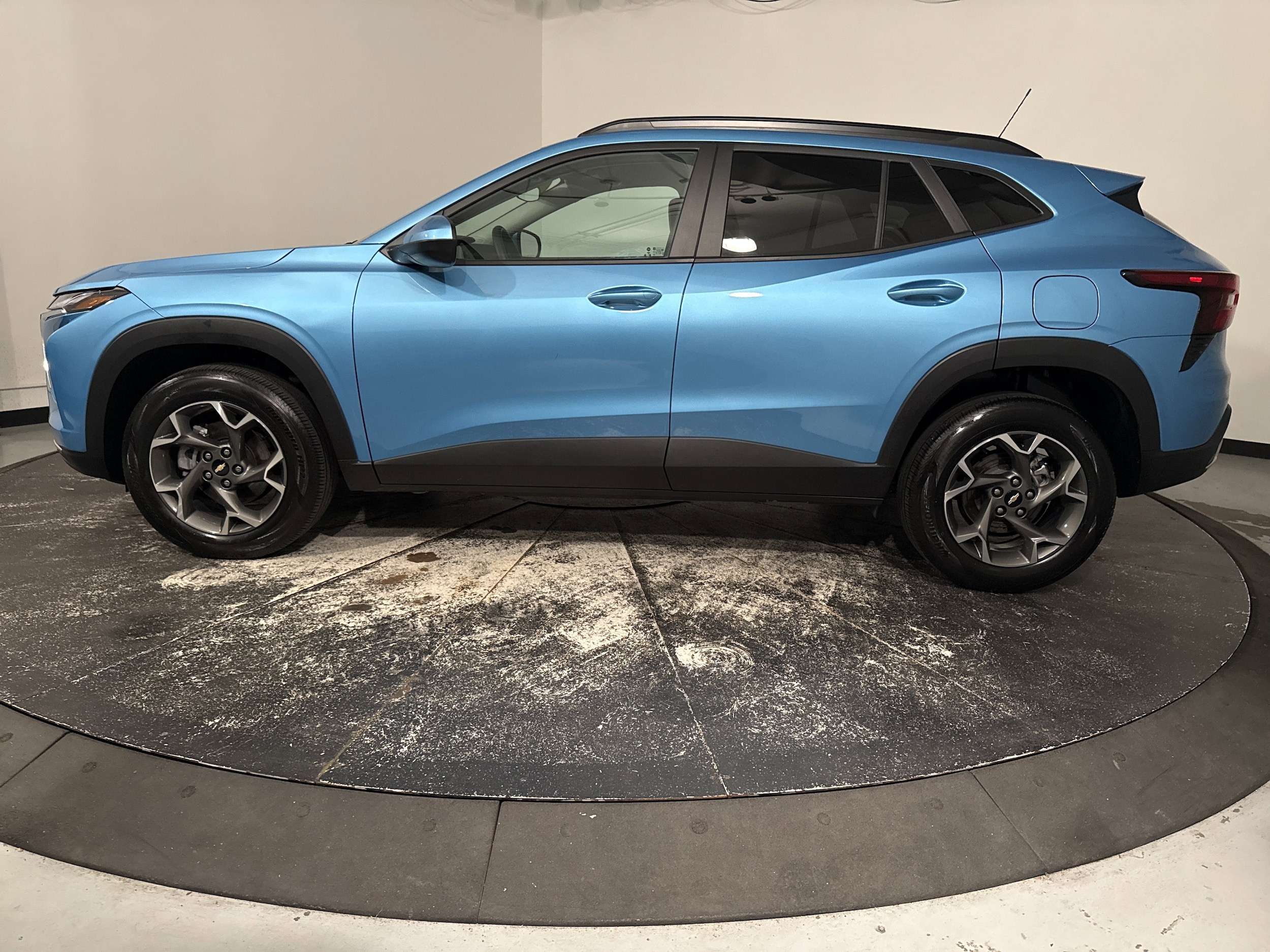 2025 Chevrolet Trax LT photo 6