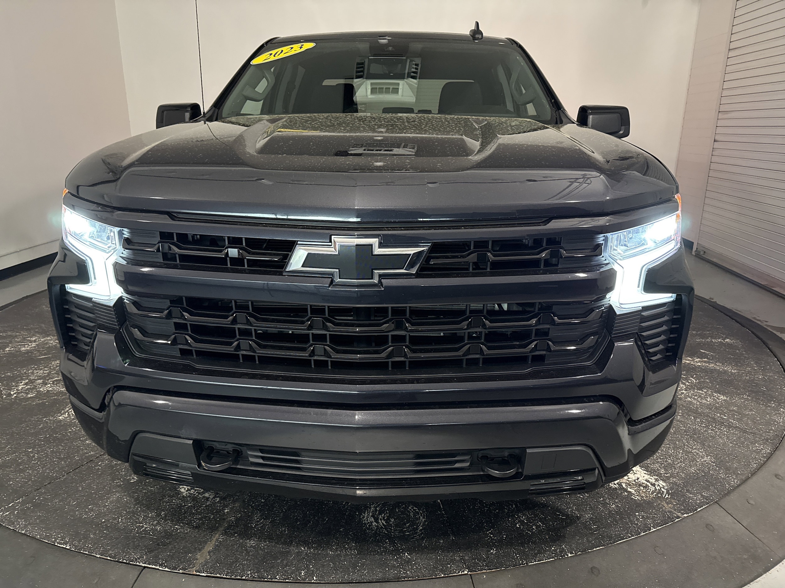 2023 Chevrolet Silverado 1500 RST photo 2