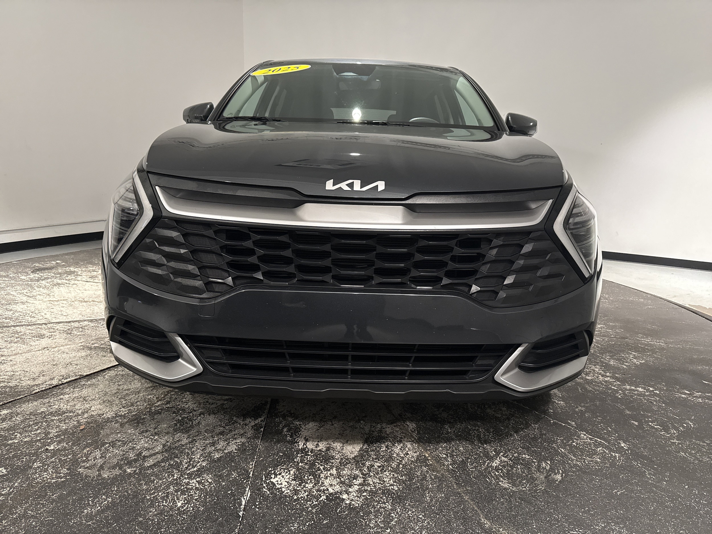 2025 Kia Sportage photo 2