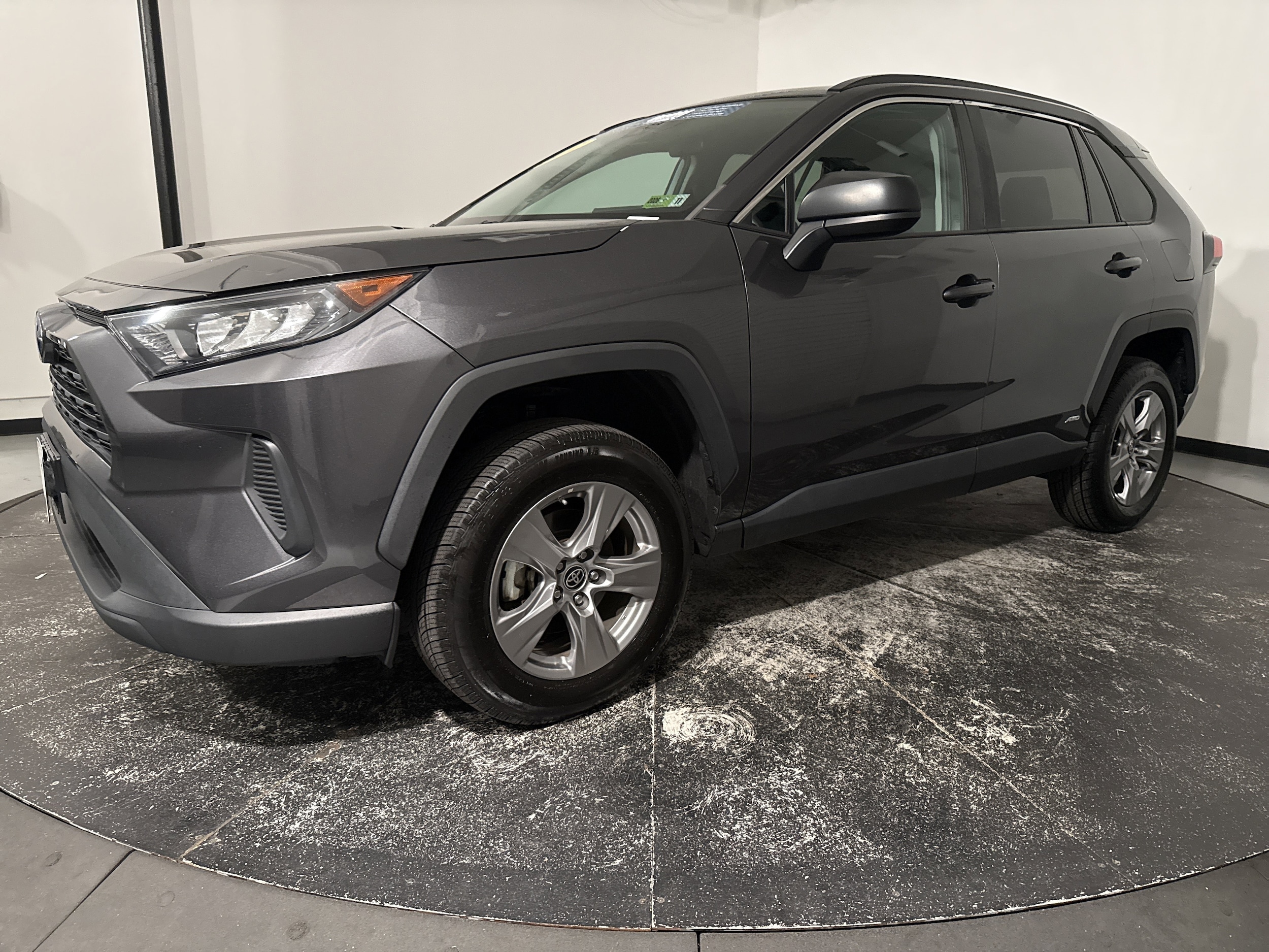 2022 Toyota RAV4 Hybrid LE photo 4