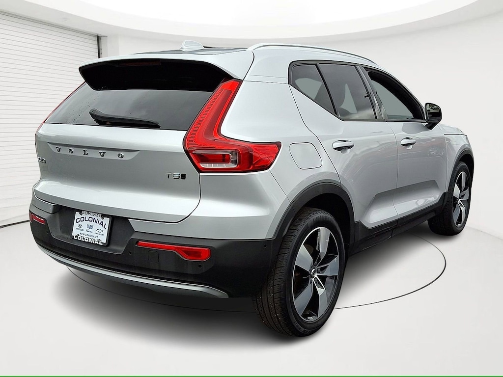 Used 2019 Volvo XC40 Momentum