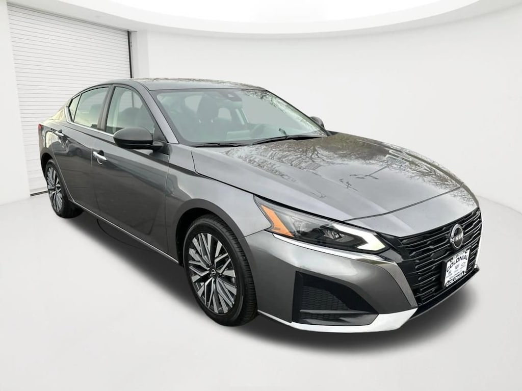 Used 2024 Nissan Altima 2.5 SV
