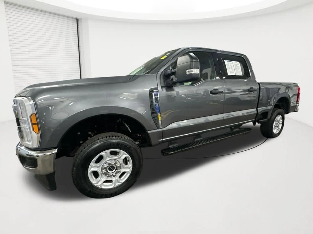 2025 Ford F-250 XL 4x4 Crew Cab 8' Box's photo