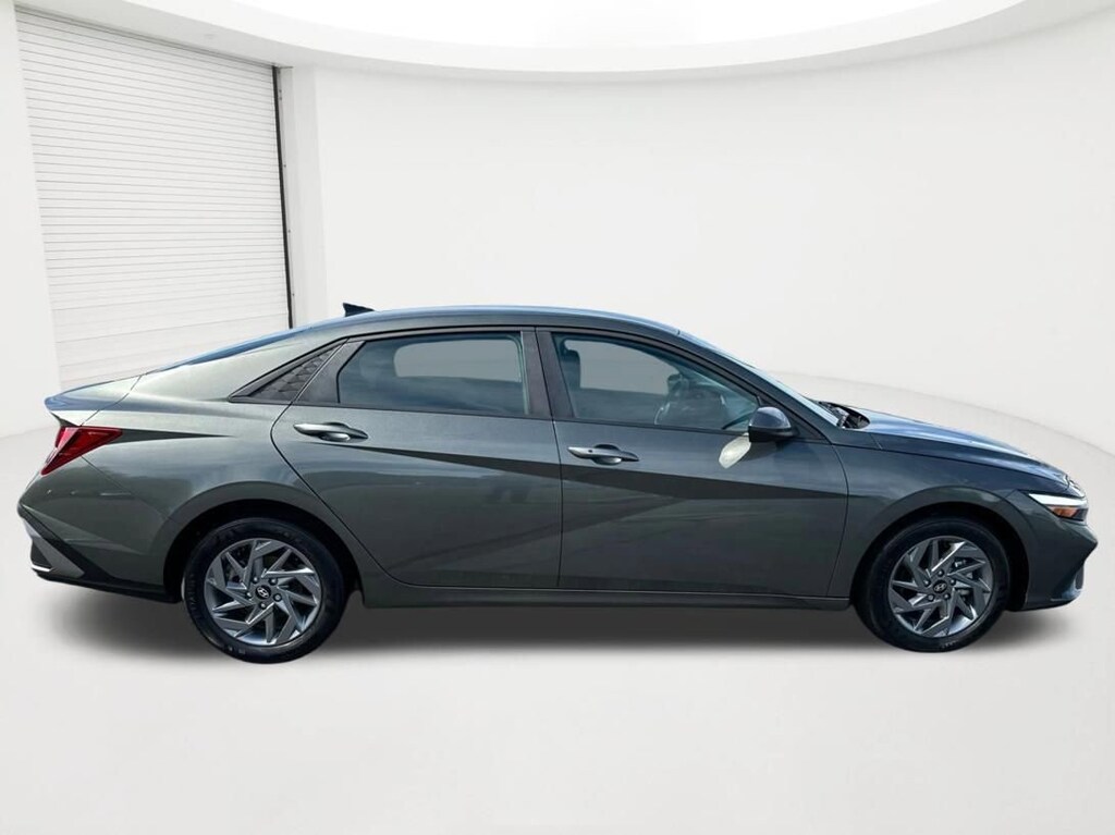 Used 2024 Hyundai Elantra SEL
