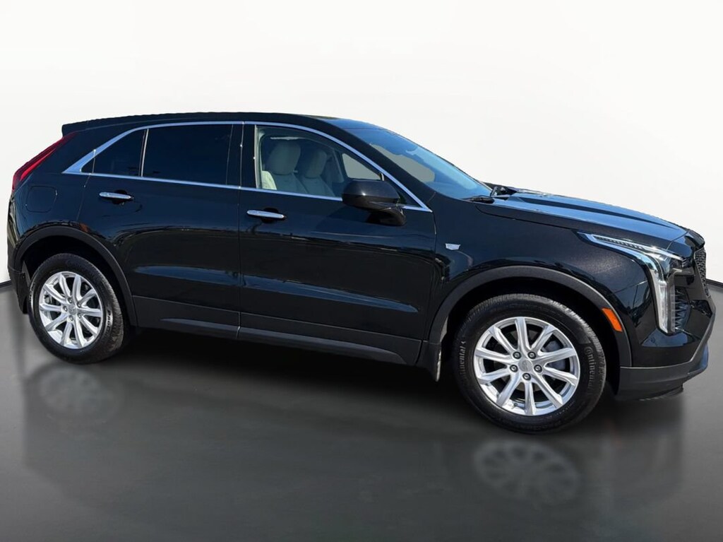 Used 2023 CADILLAC XT4 FWD Luxury SUV