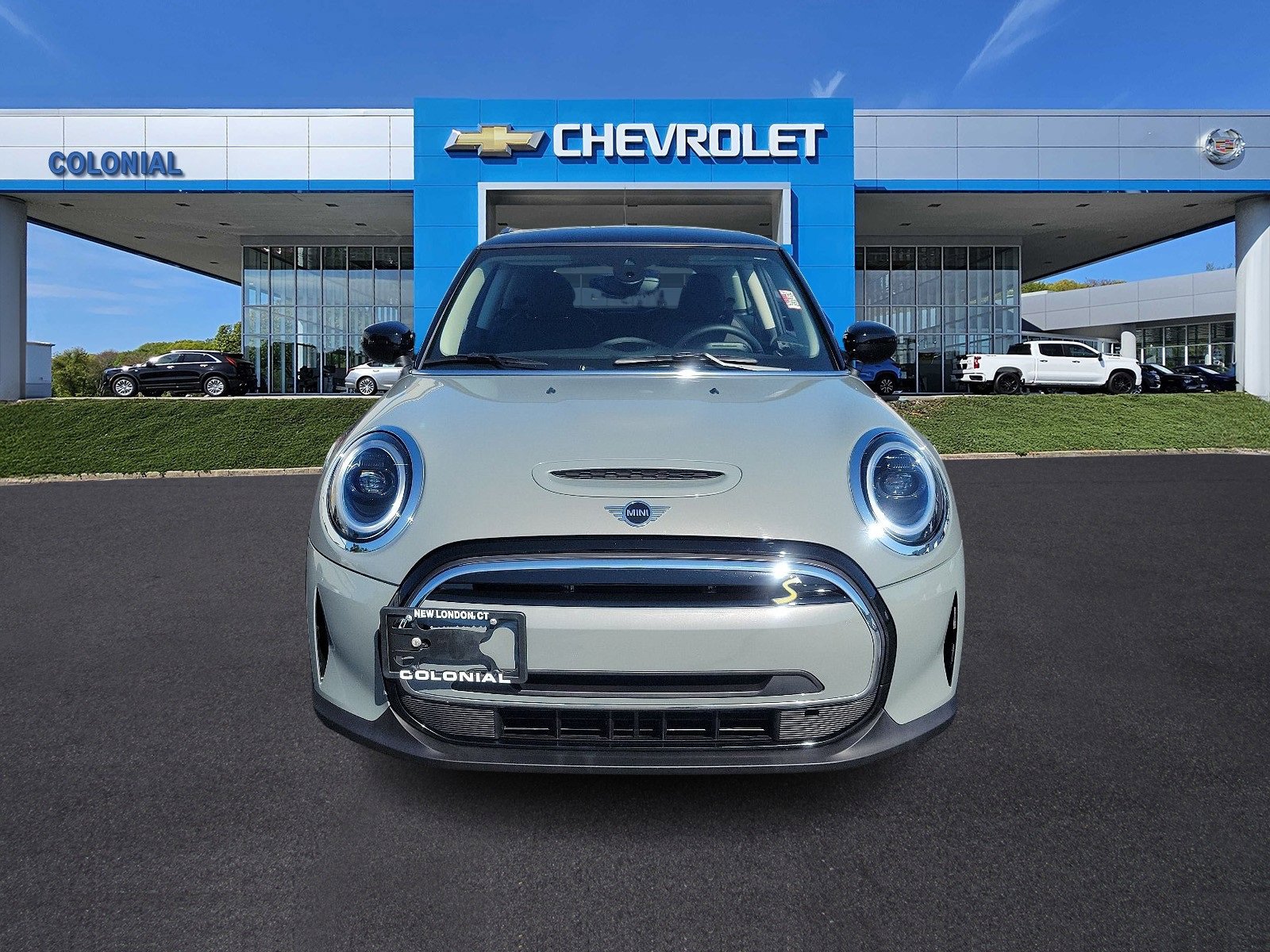 Used 2022 MINI Hardtop 2 Door SE with VIN WMW13DJ05N2R40952 for sale in New London, CT