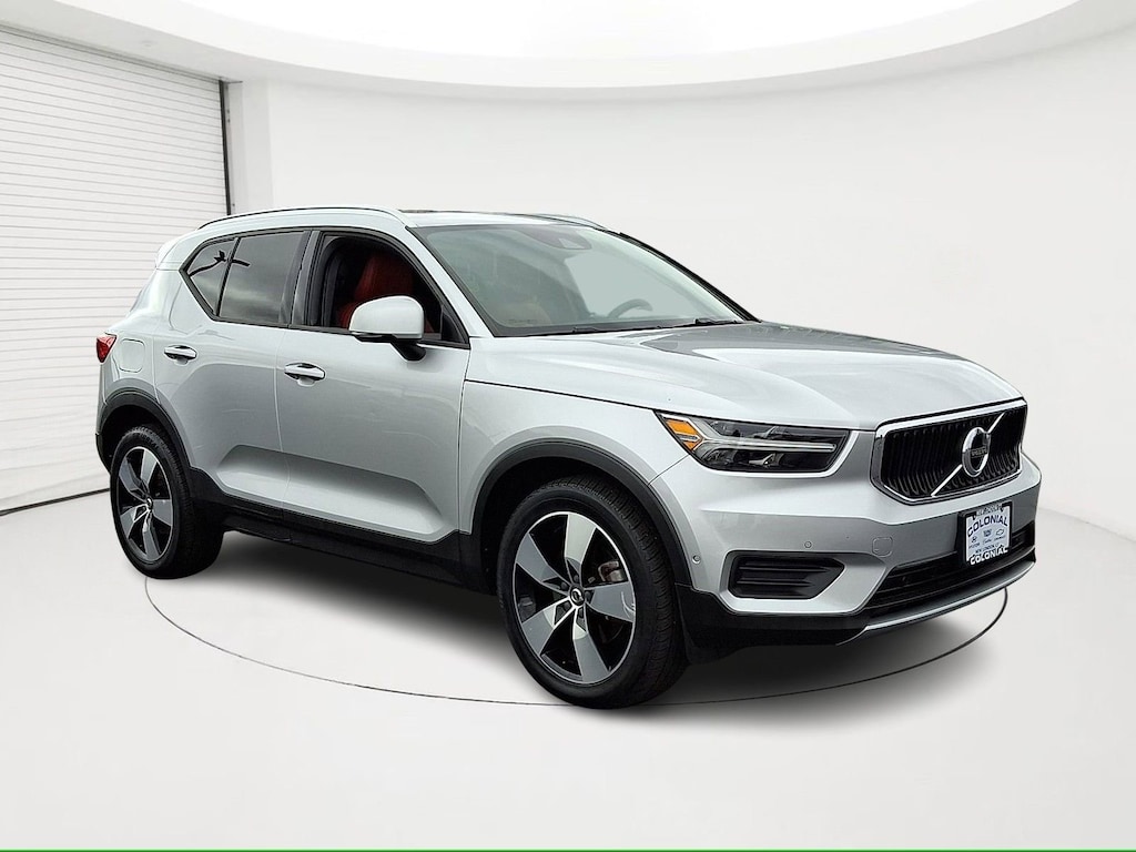 Used 2019 Volvo XC40 Momentum