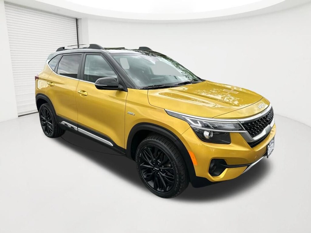 Used 2022 Kia Seltos Nightfall