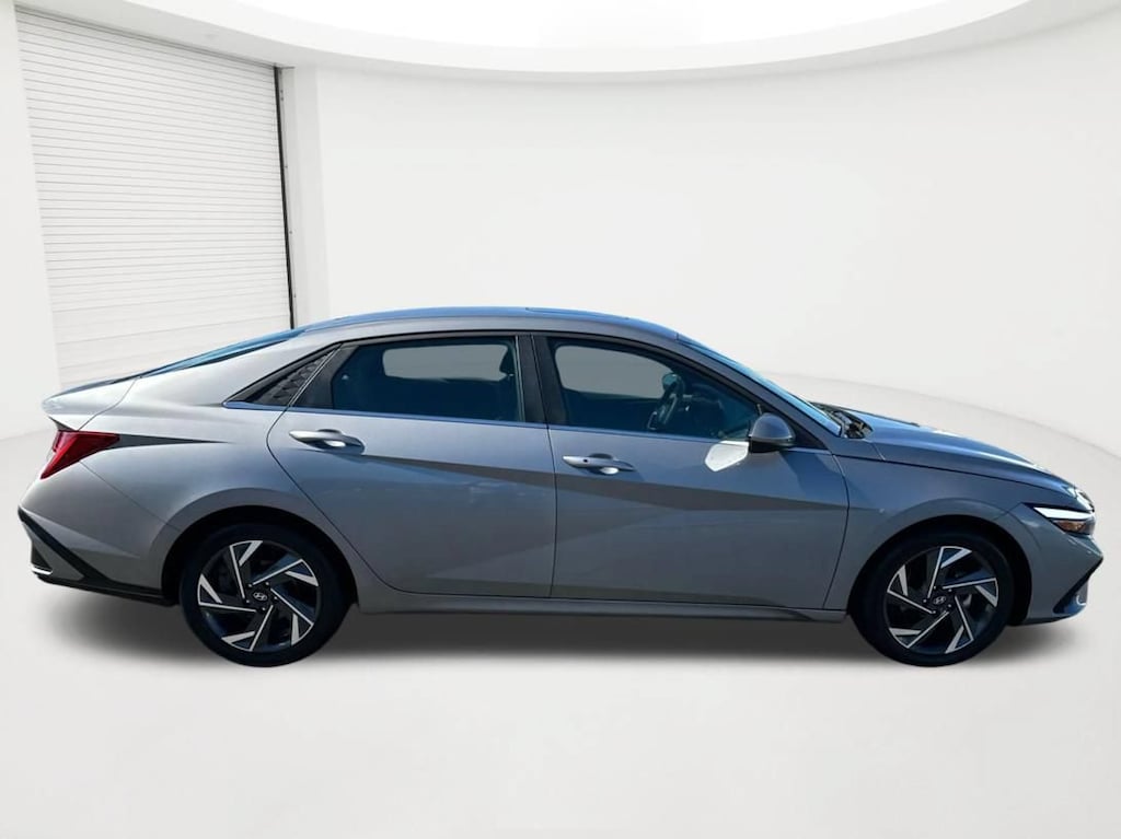 Used 2024 Hyundai Elantra SEL