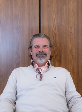 Staff member Robert Patt from ID_75ed074fe35a