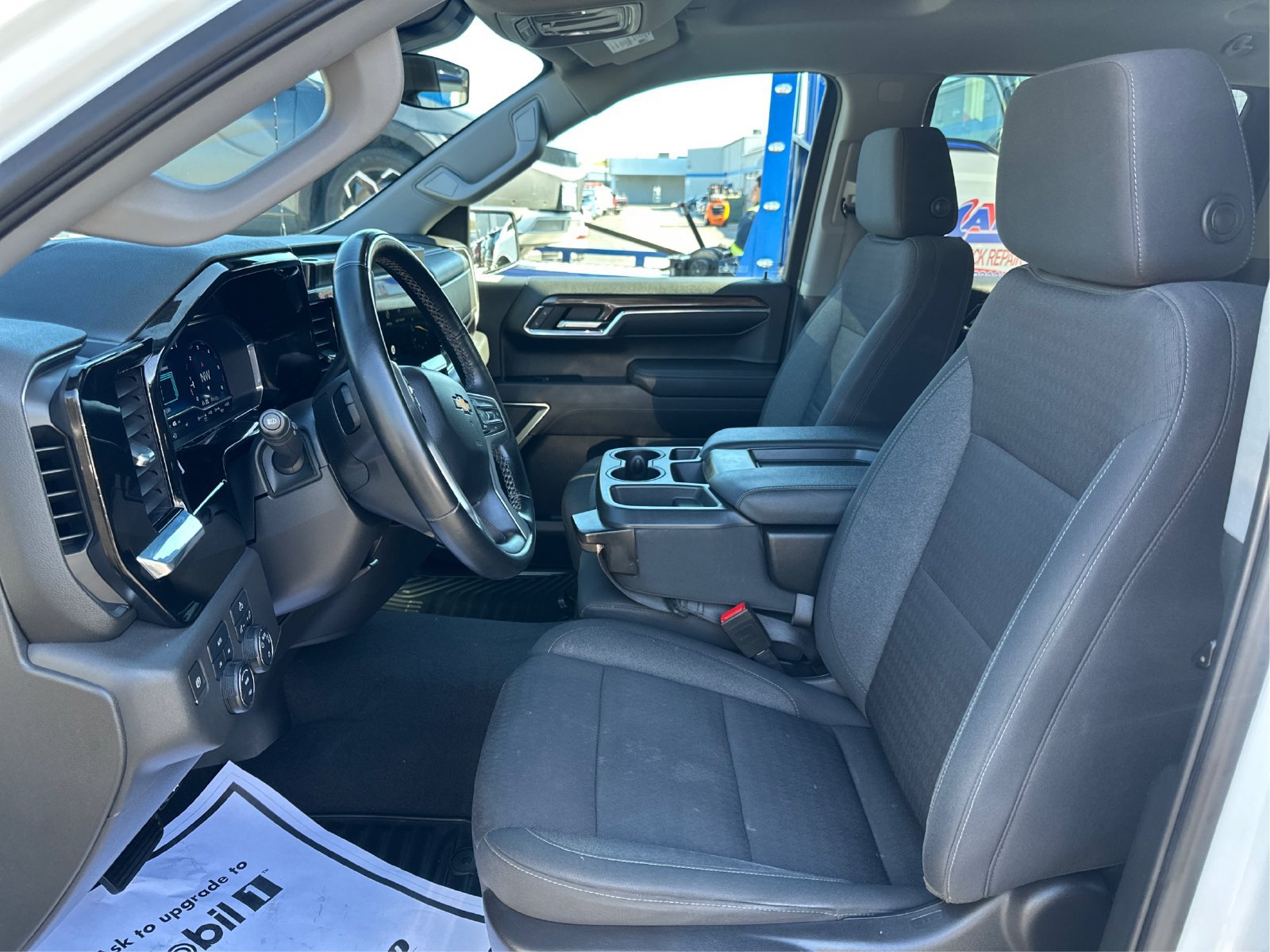 2023 Chevrolet Silverado 1500 LT - Photo 9
