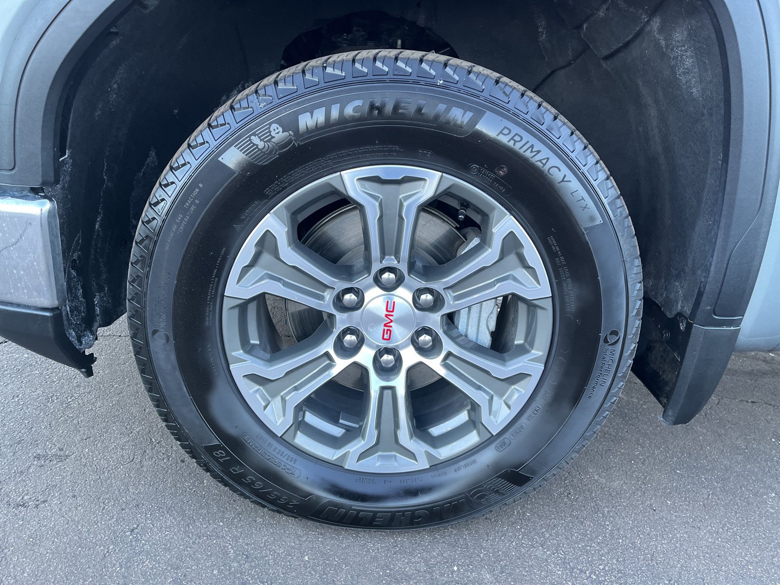 2025 GMC Sierra 1500 SLT - Photo 9