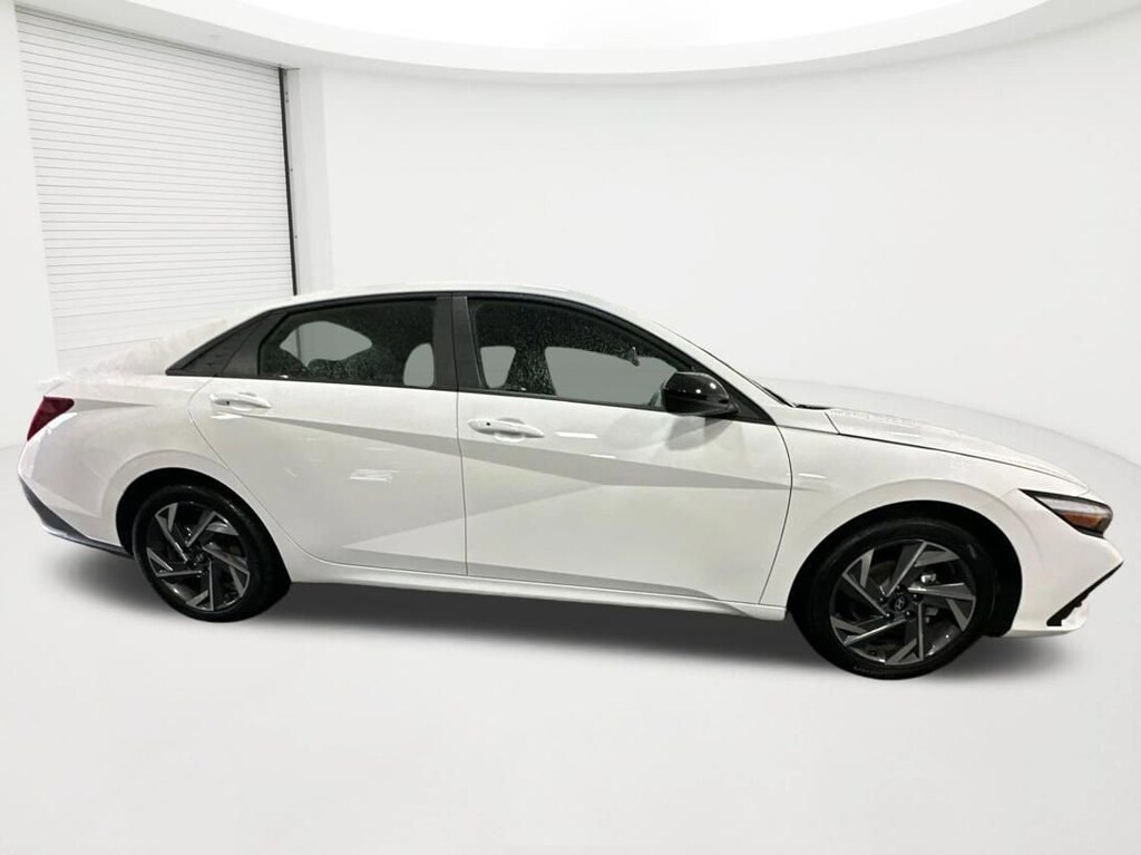 Used 2025 Hyundai Elantra SEL Sport