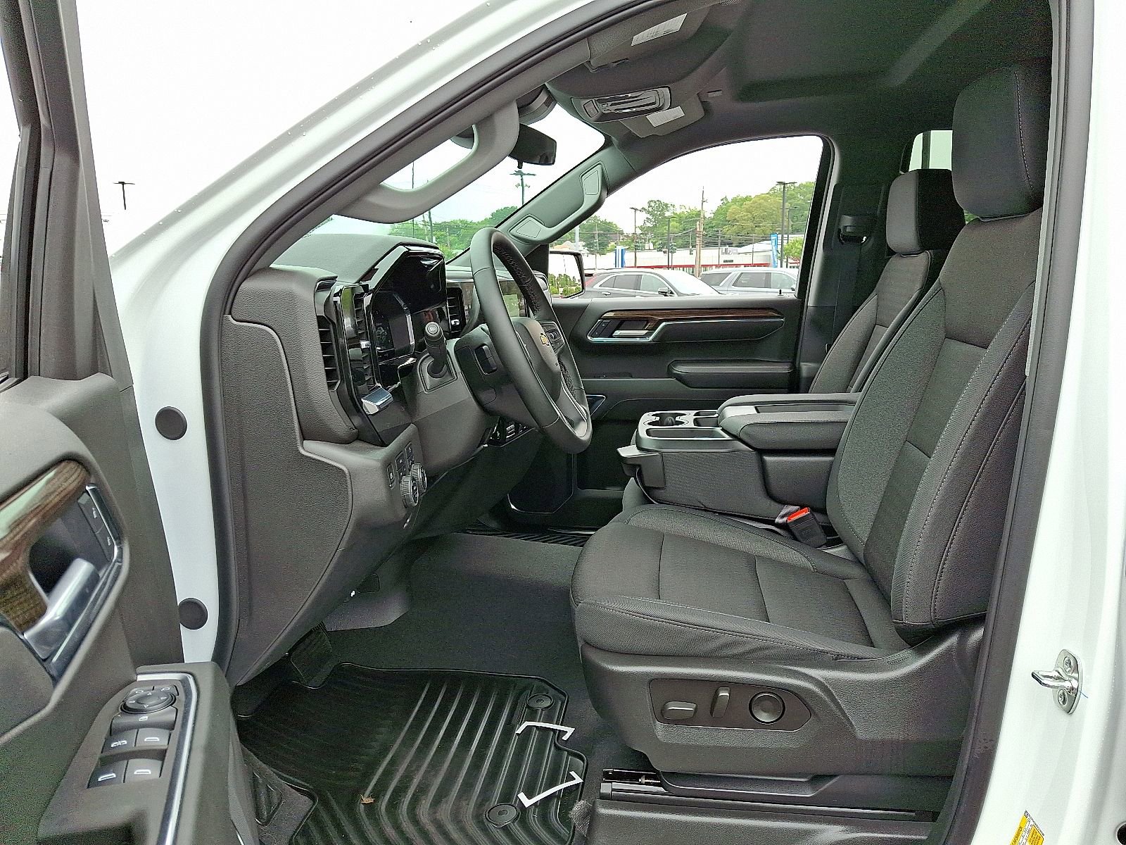 2025 Chevrolet Silverado 1500 LT - Photo 14