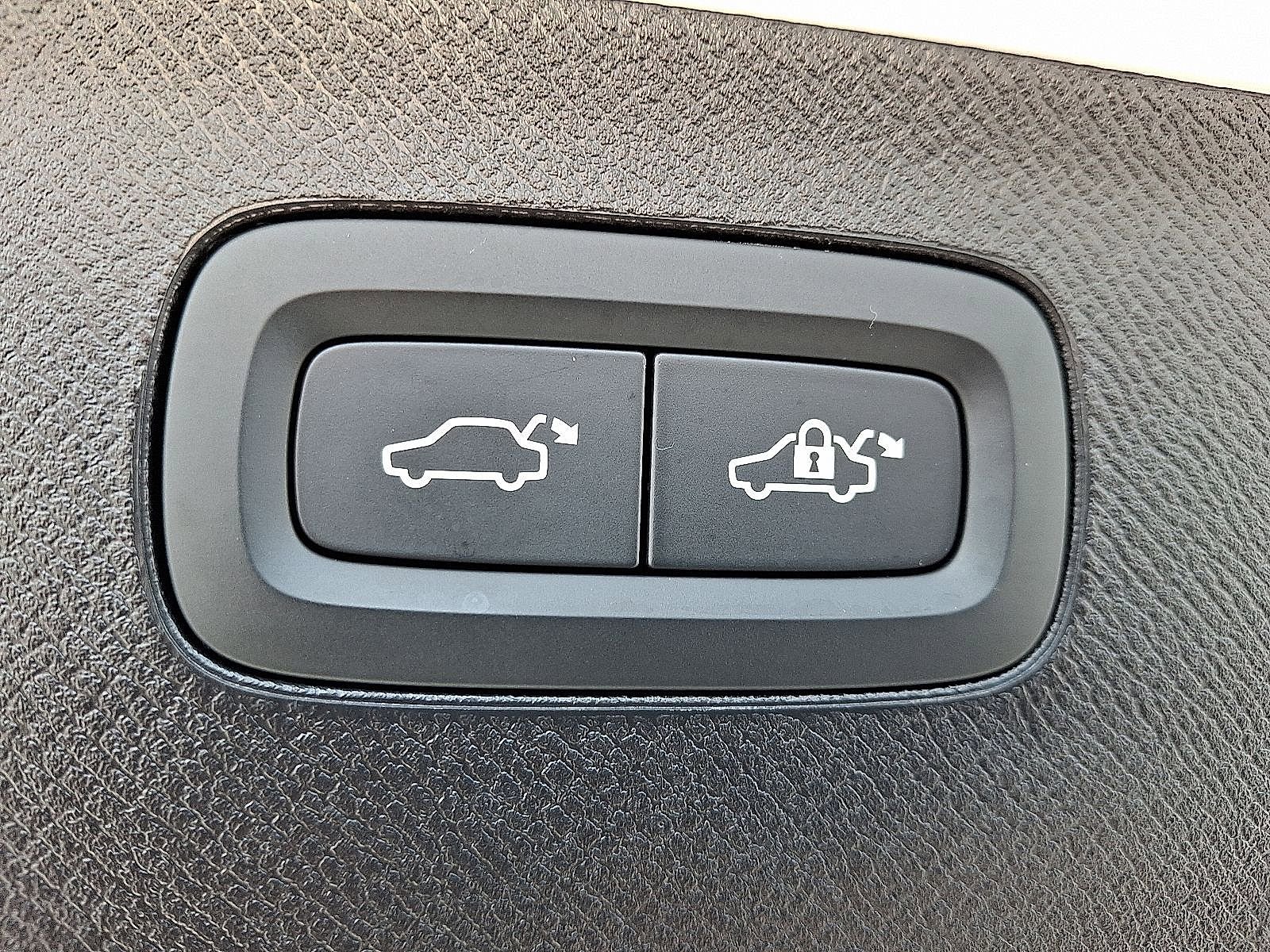 2024 Volvo XC90 Plus - Photo 28