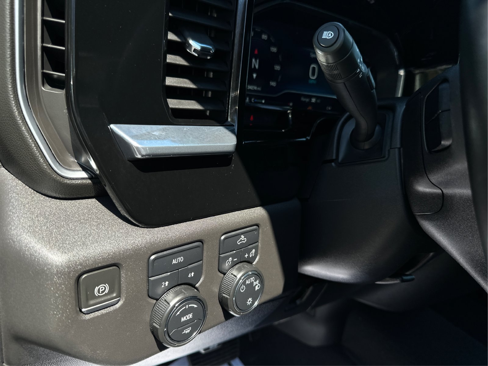 2023 Chevrolet Silverado 1500 LT - Photo 19