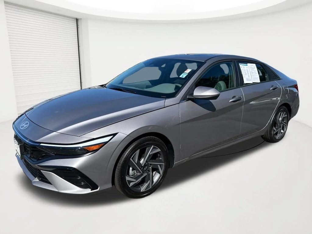 Used 2025 Hyundai Elantra SEL Convenience