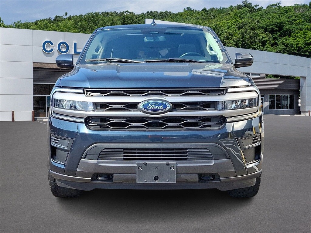 2022 Ford Expedition XLT photo 2