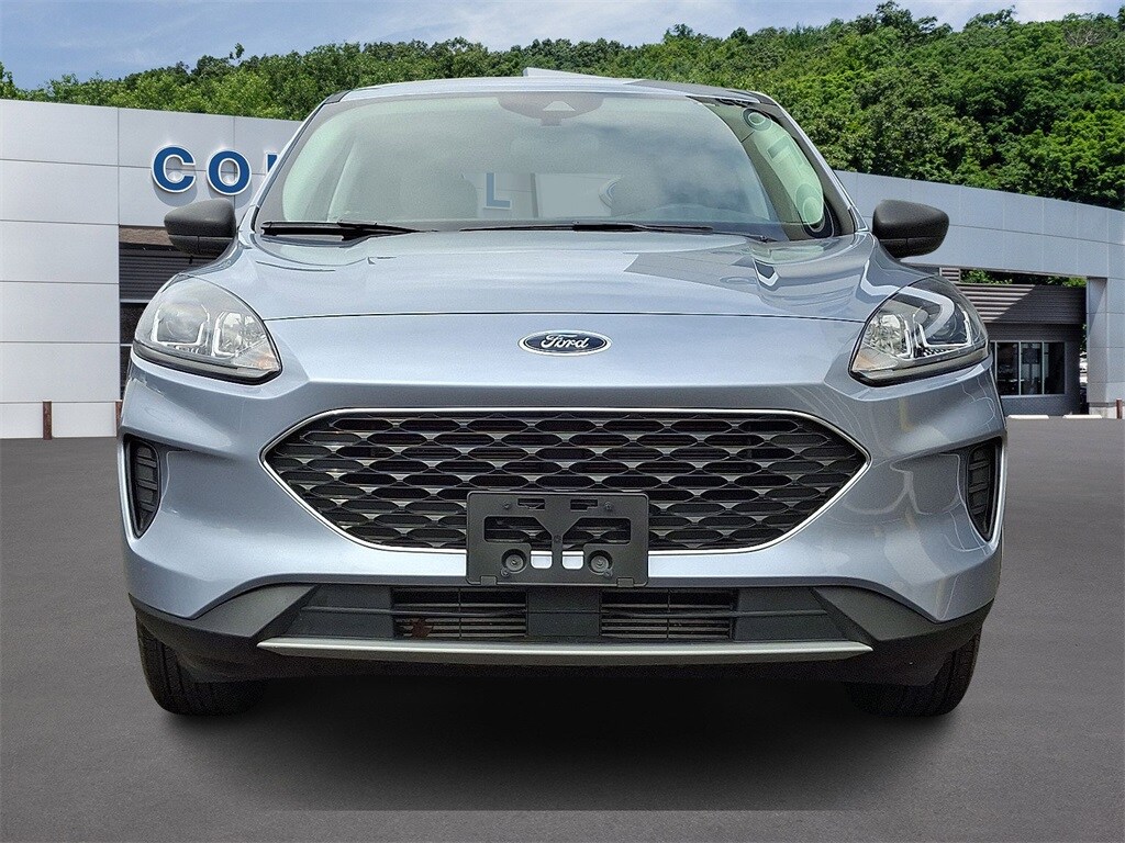 2022 Ford Escape SE photo 2