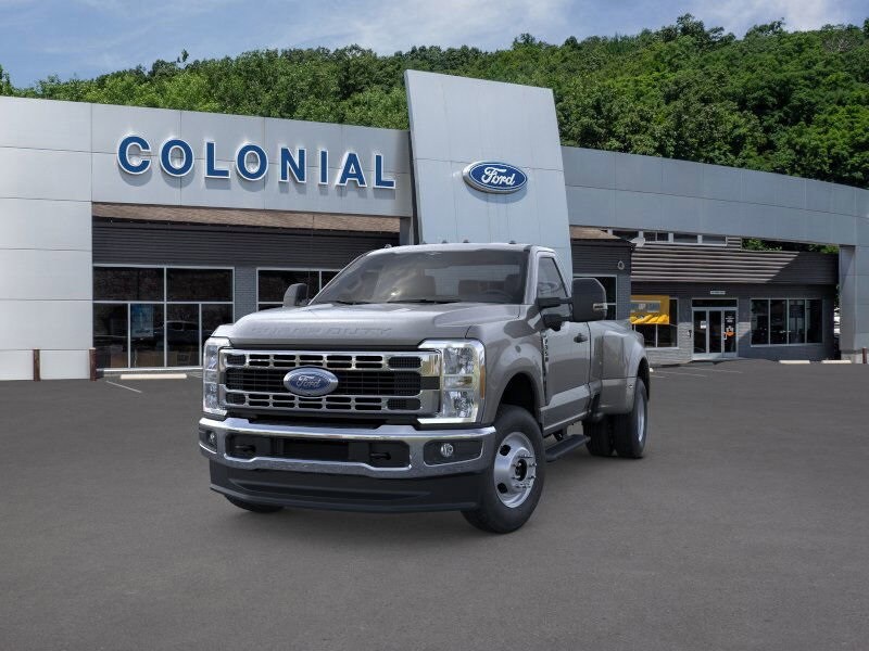 2025 Ford F-350 photo 2
