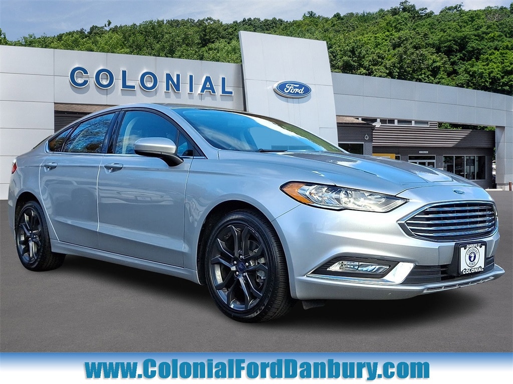 2018 Ford Fusion SE's photo