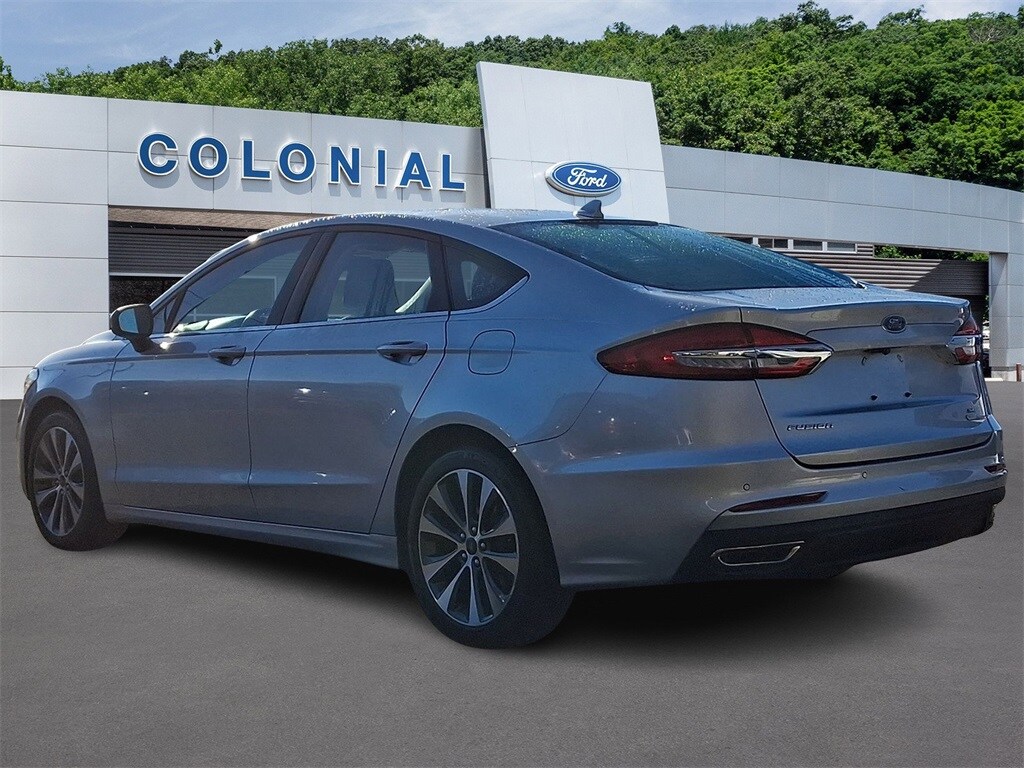 2019 Ford Fusion SE photo 2