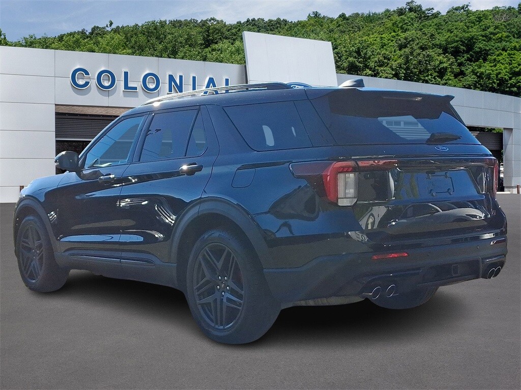 2025 Ford Explorer ST photo 4