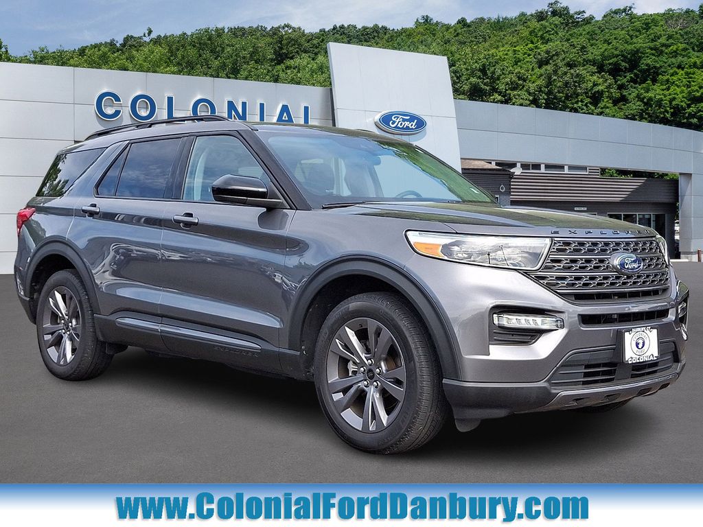 2022 Ford Explorer XLT 4WD's photo