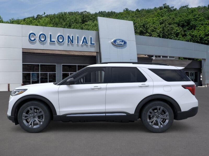 2025 Ford Explorer photo 3