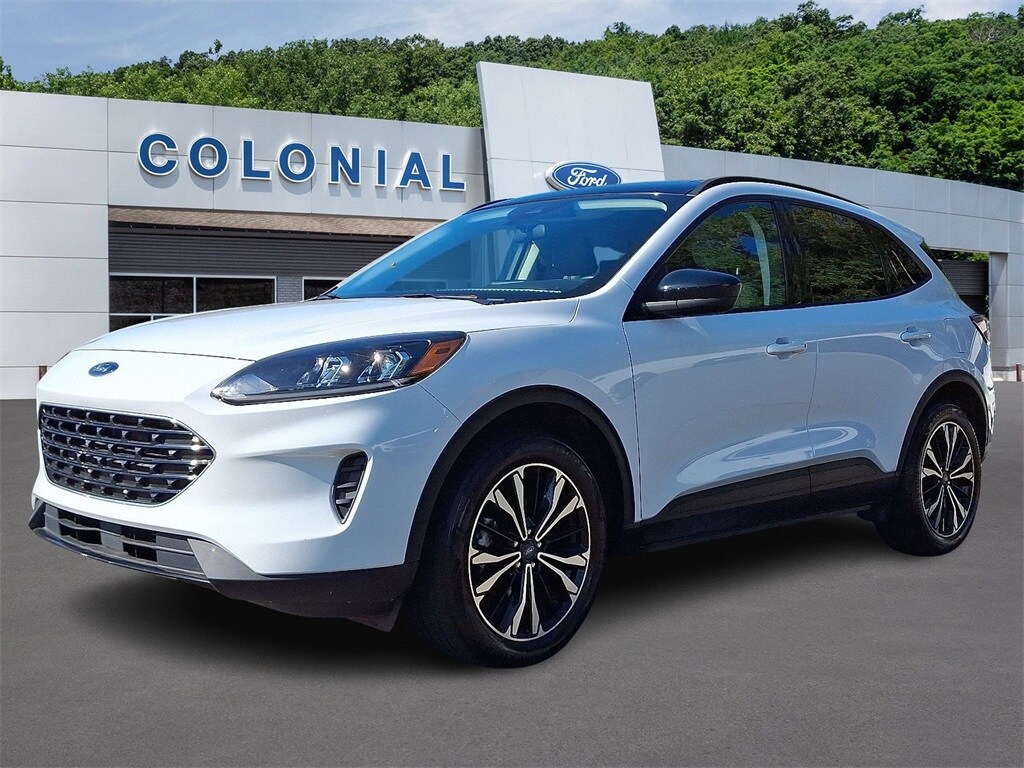2022 Ford Escape SE photo 3